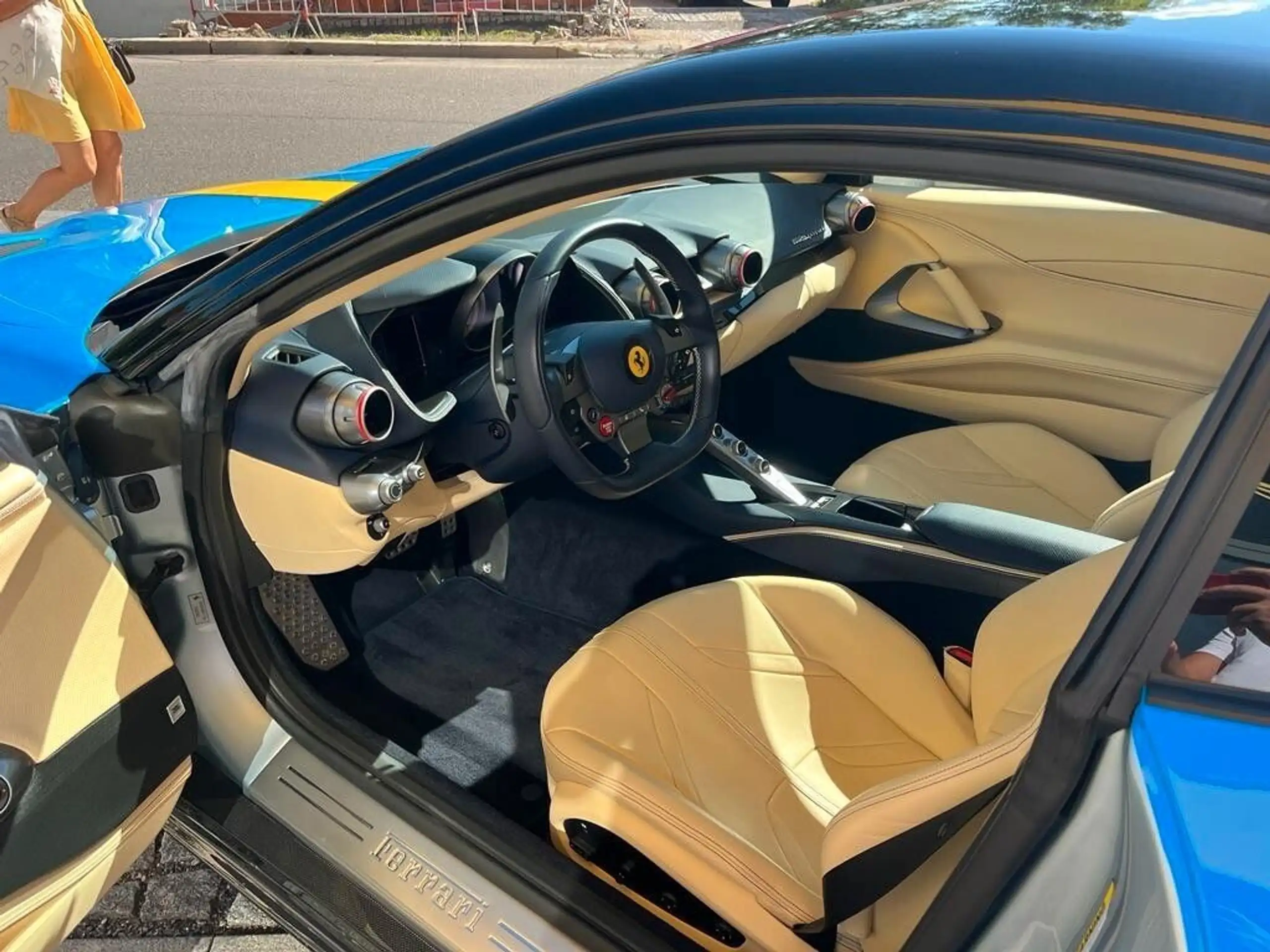 Ferrari - 812