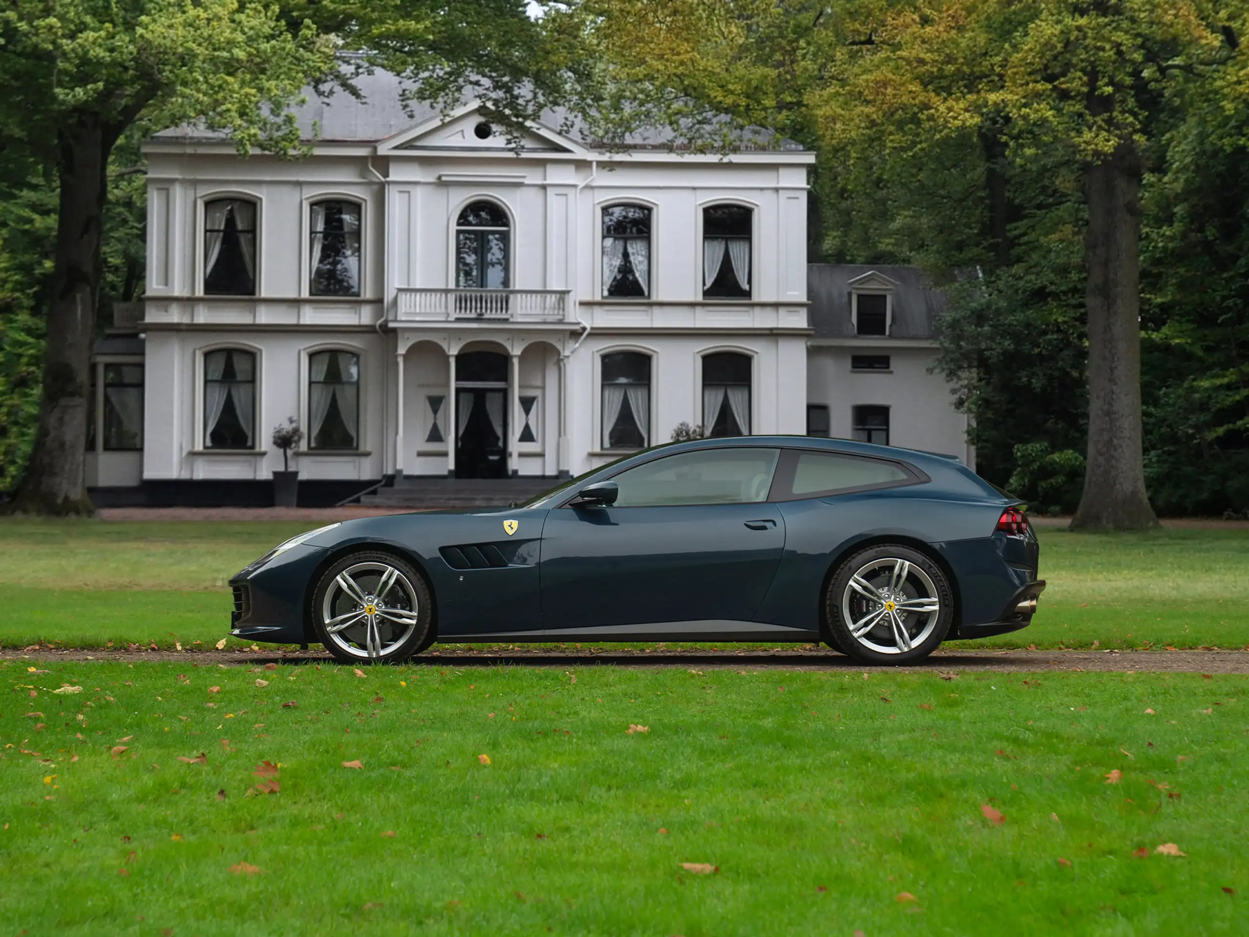 Ferrari - GTC4 Lusso