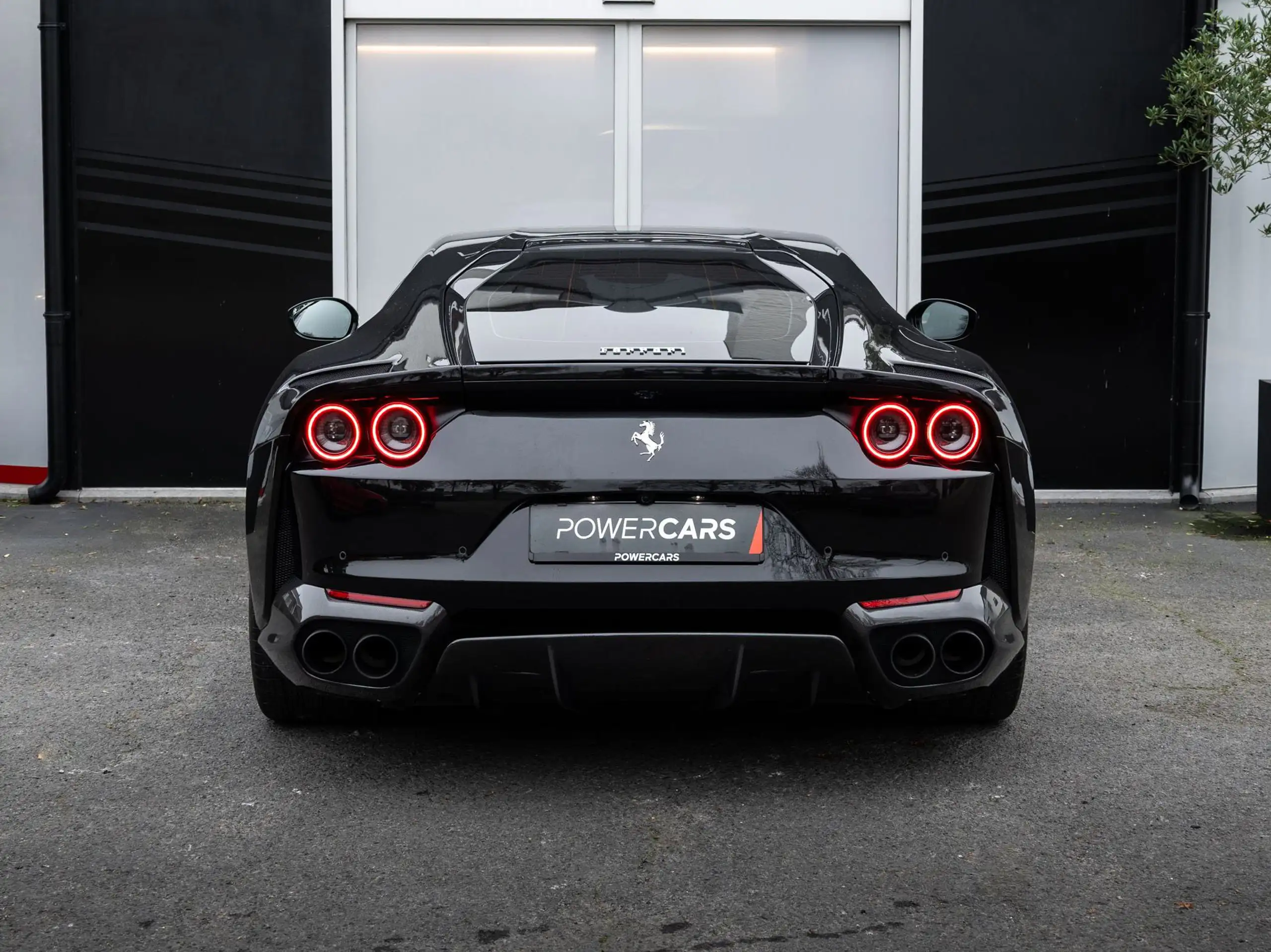 Ferrari - 812