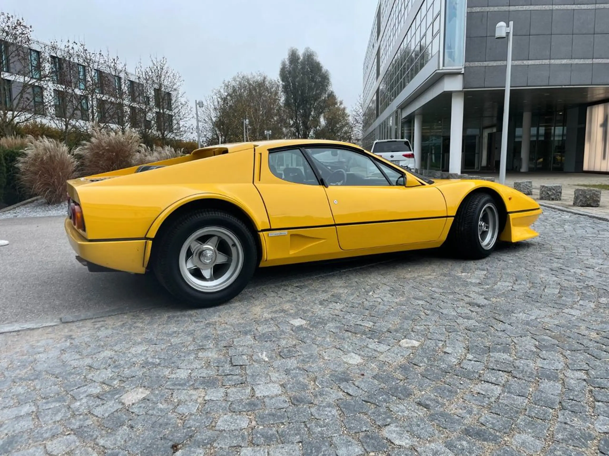 Ferrari - 512