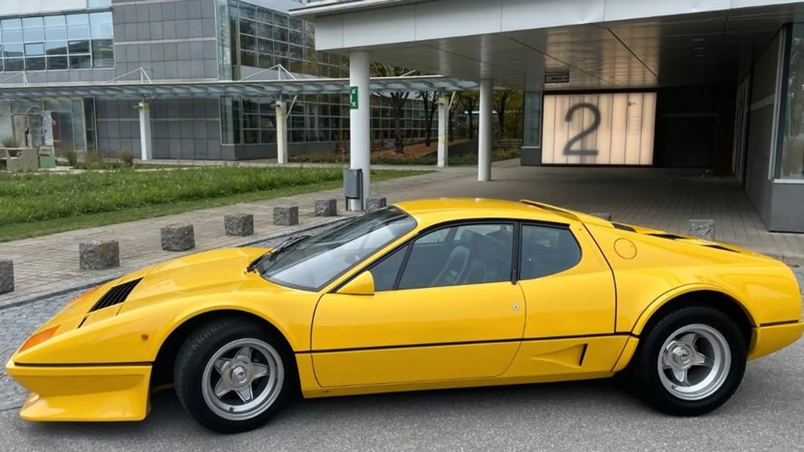 Ferrari - 512