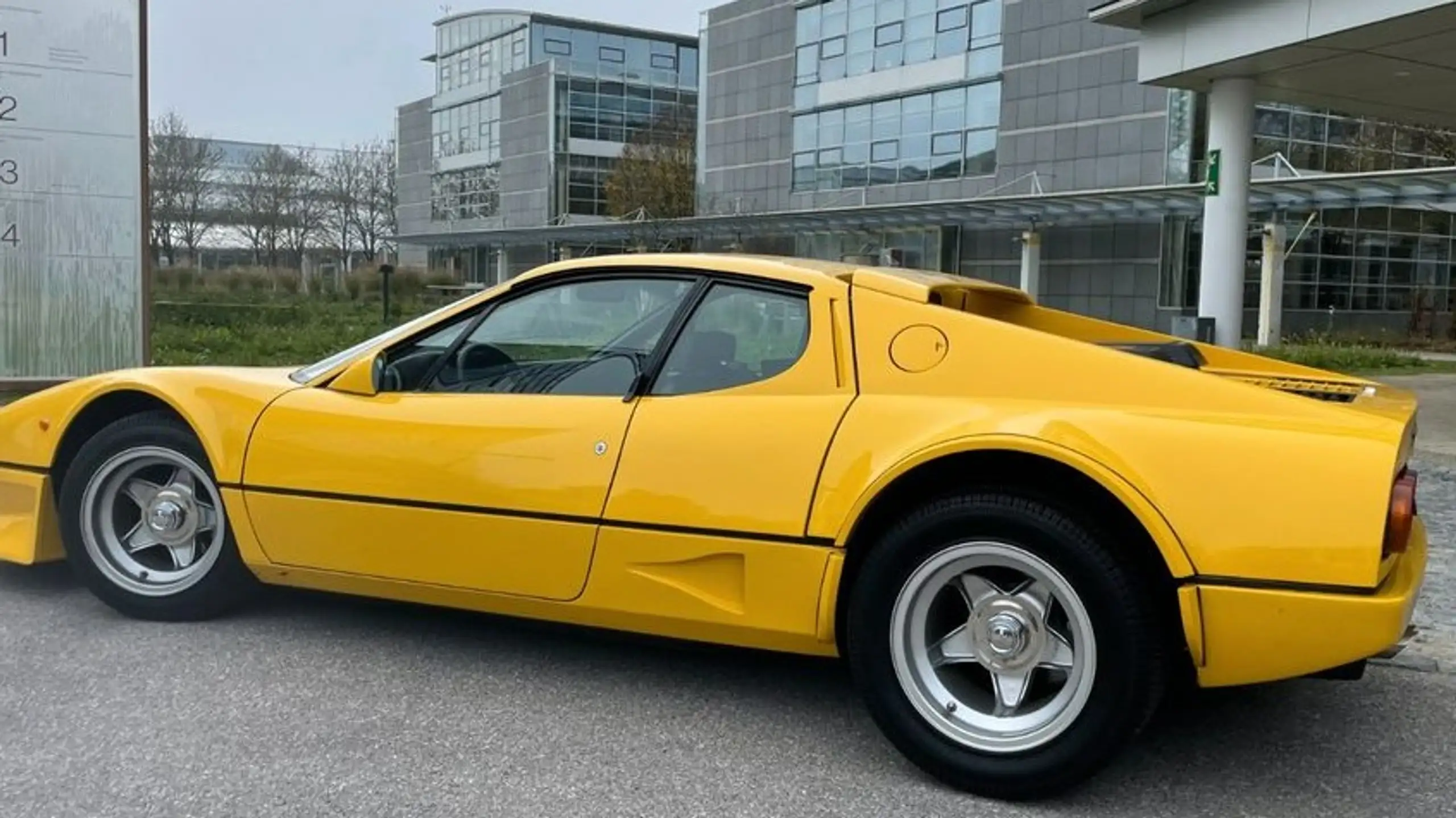 Ferrari - 512