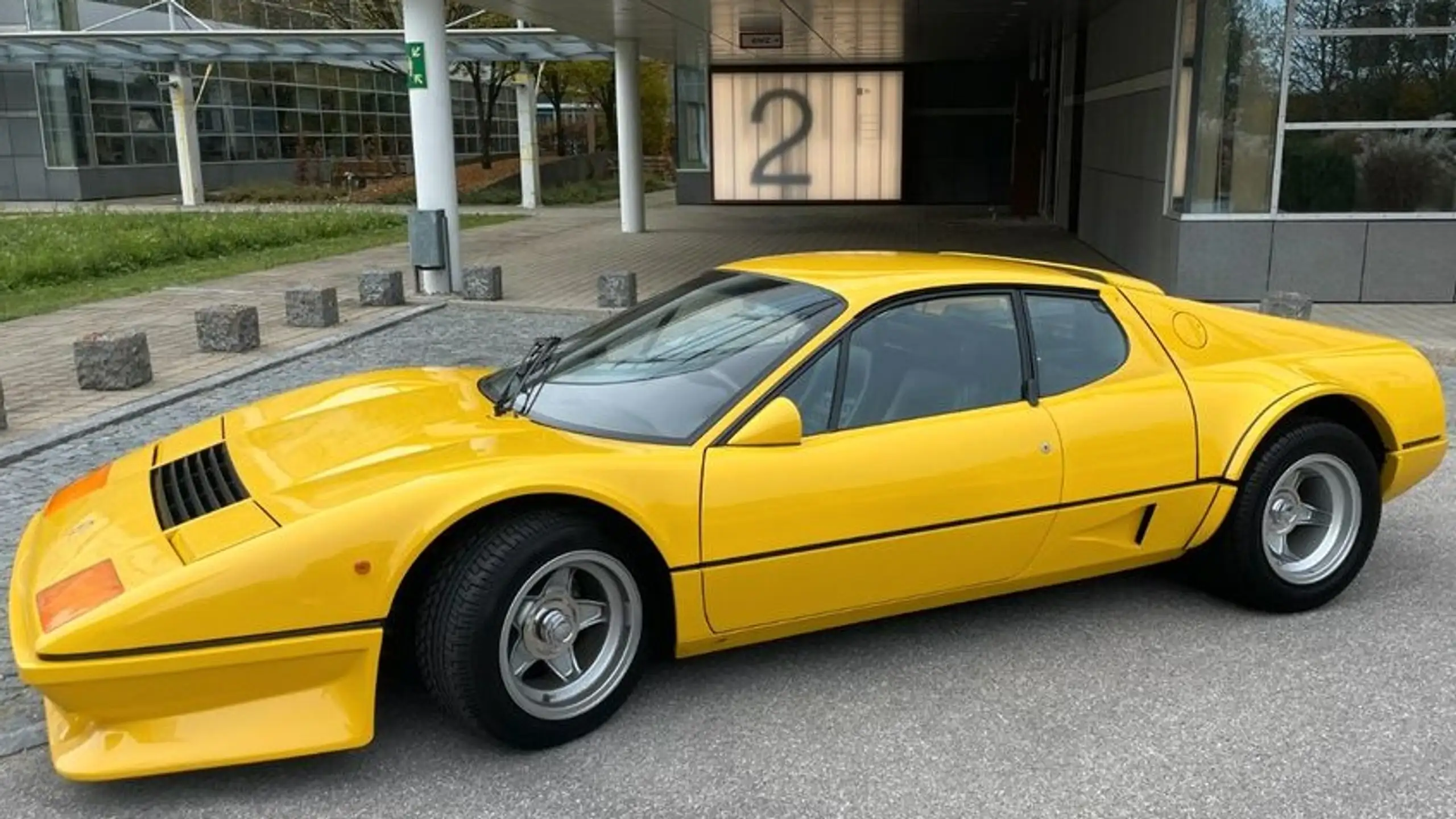 Ferrari - 512