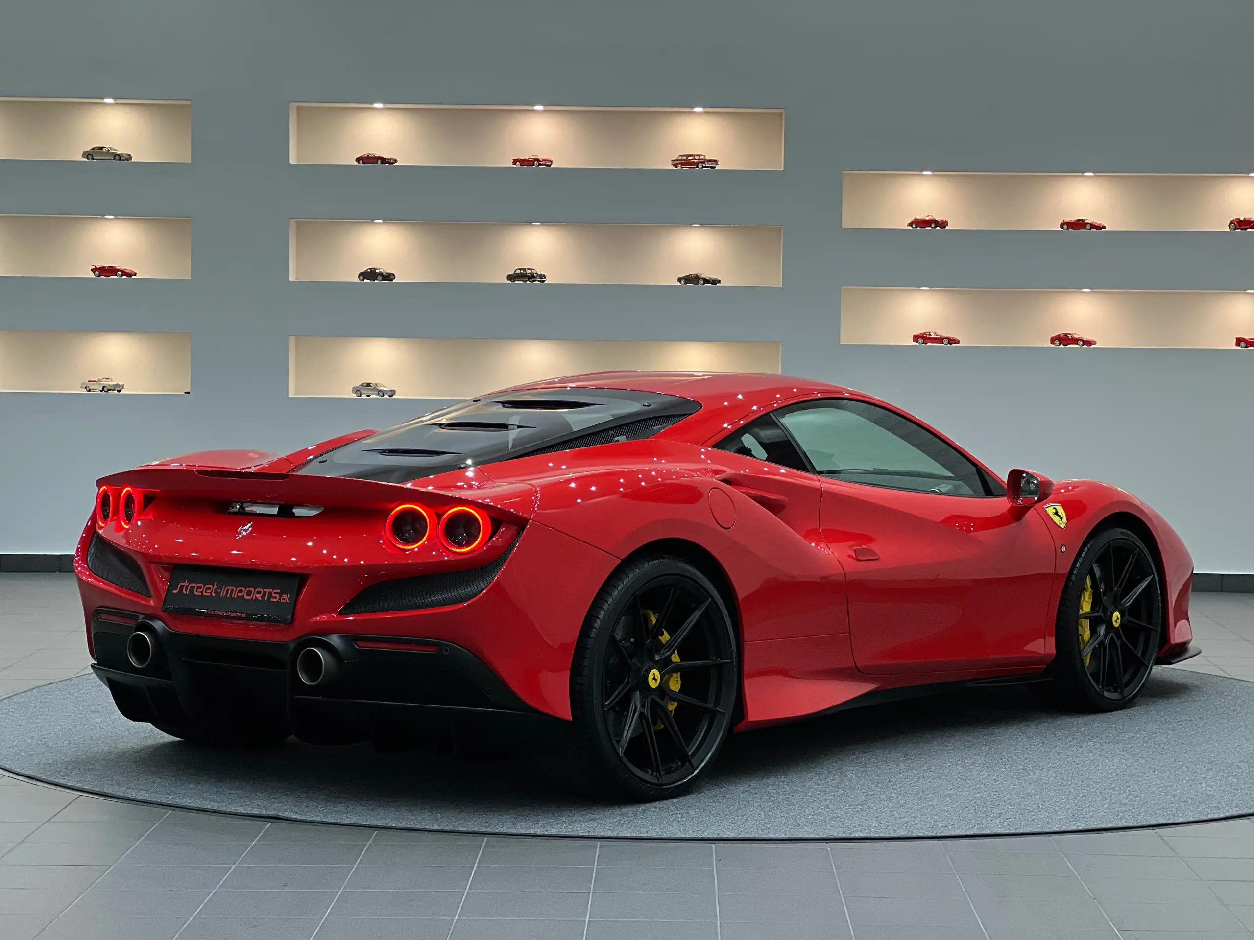 Ferrari - F8 Tributo