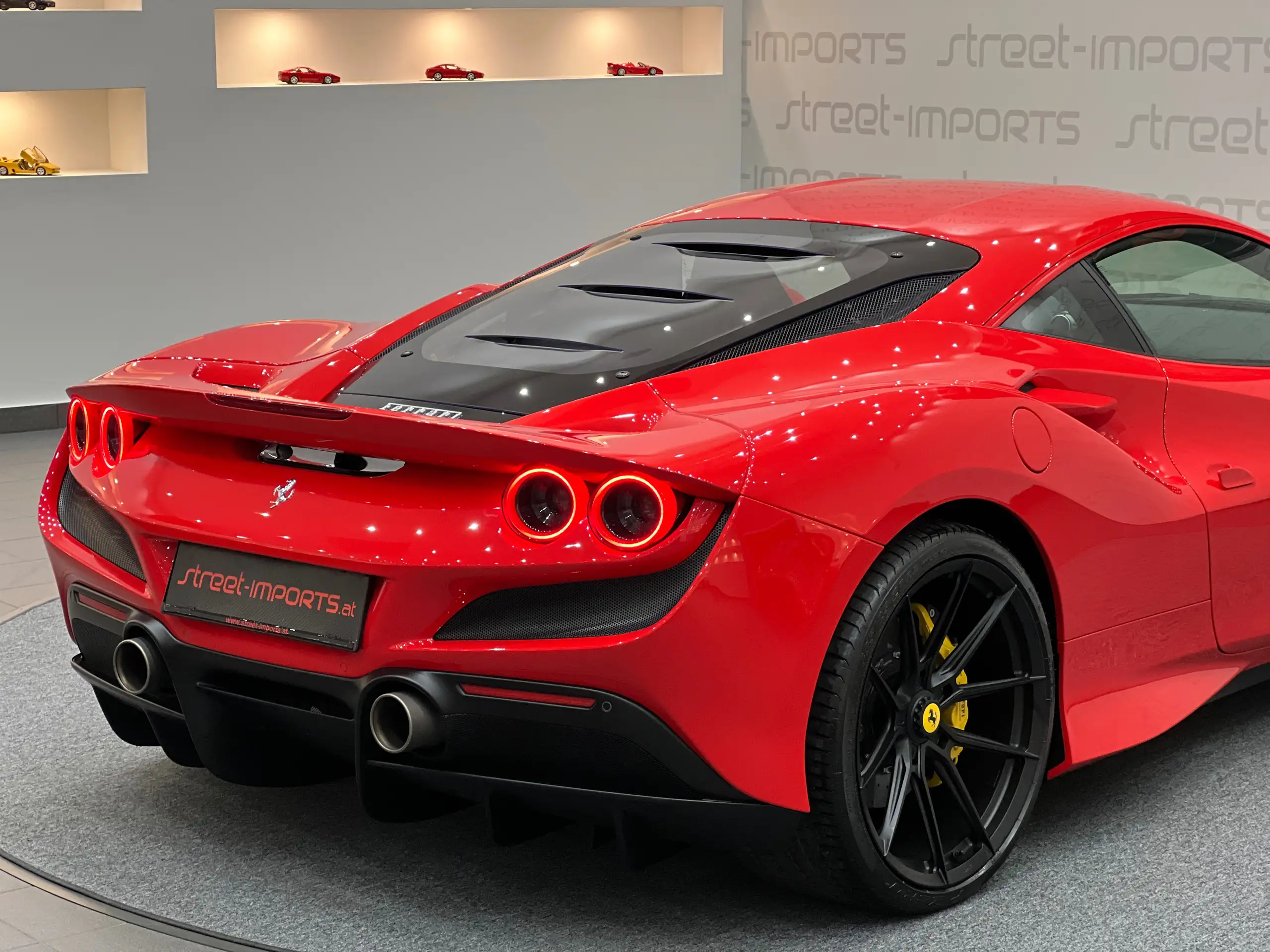 Ferrari - F8 Tributo