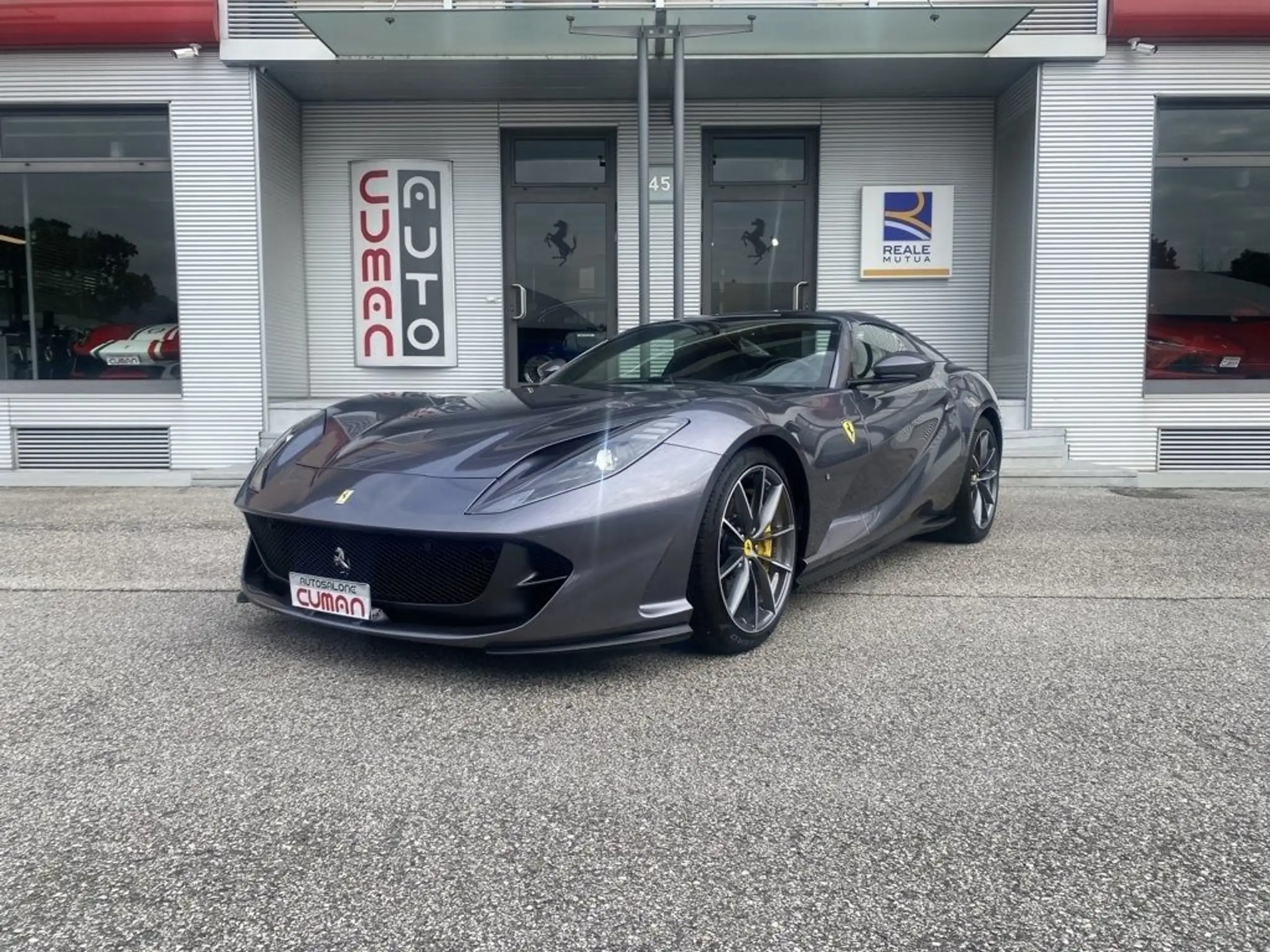 Ferrari - 812