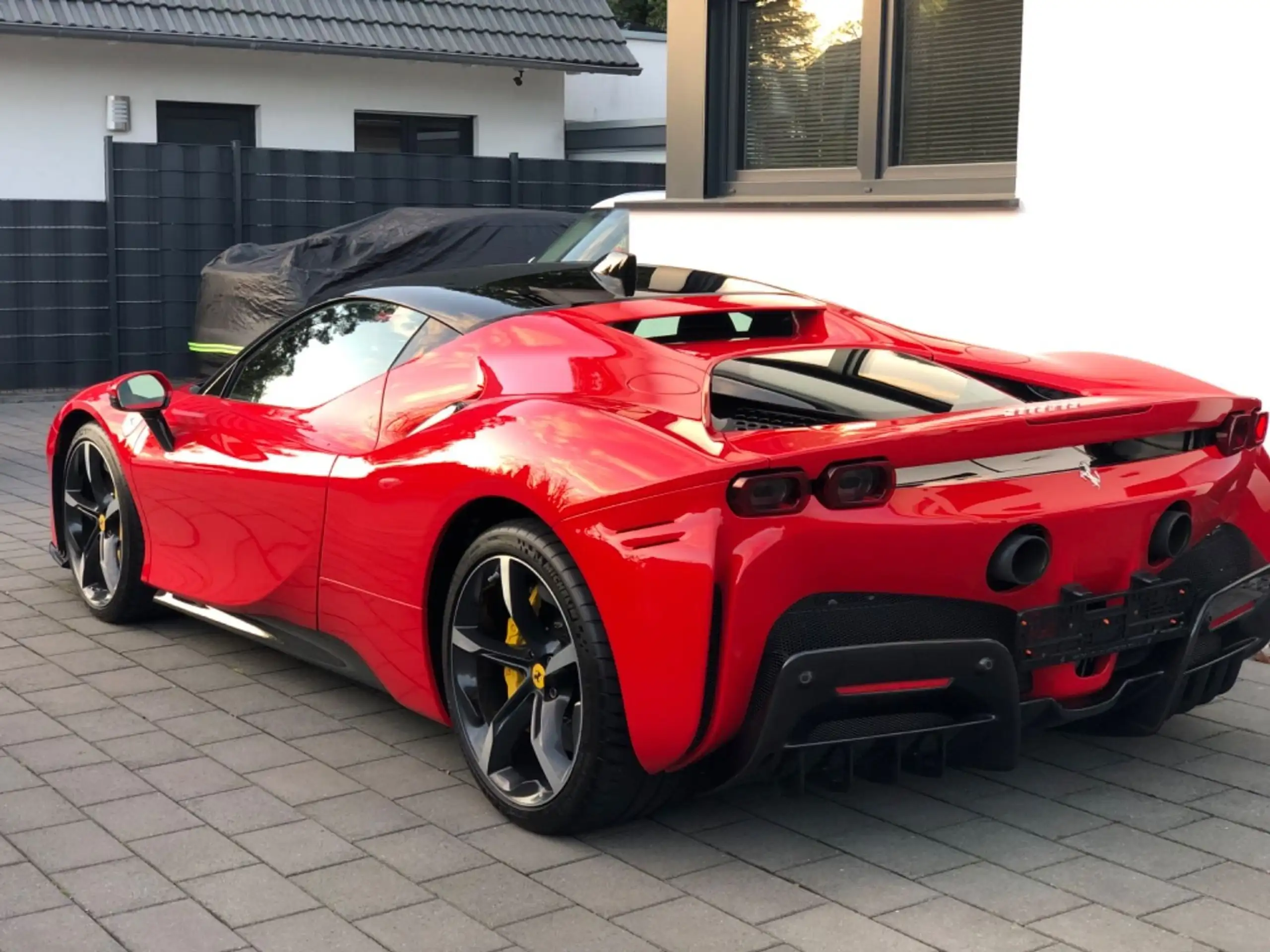 Ferrari - SF90 Stradale