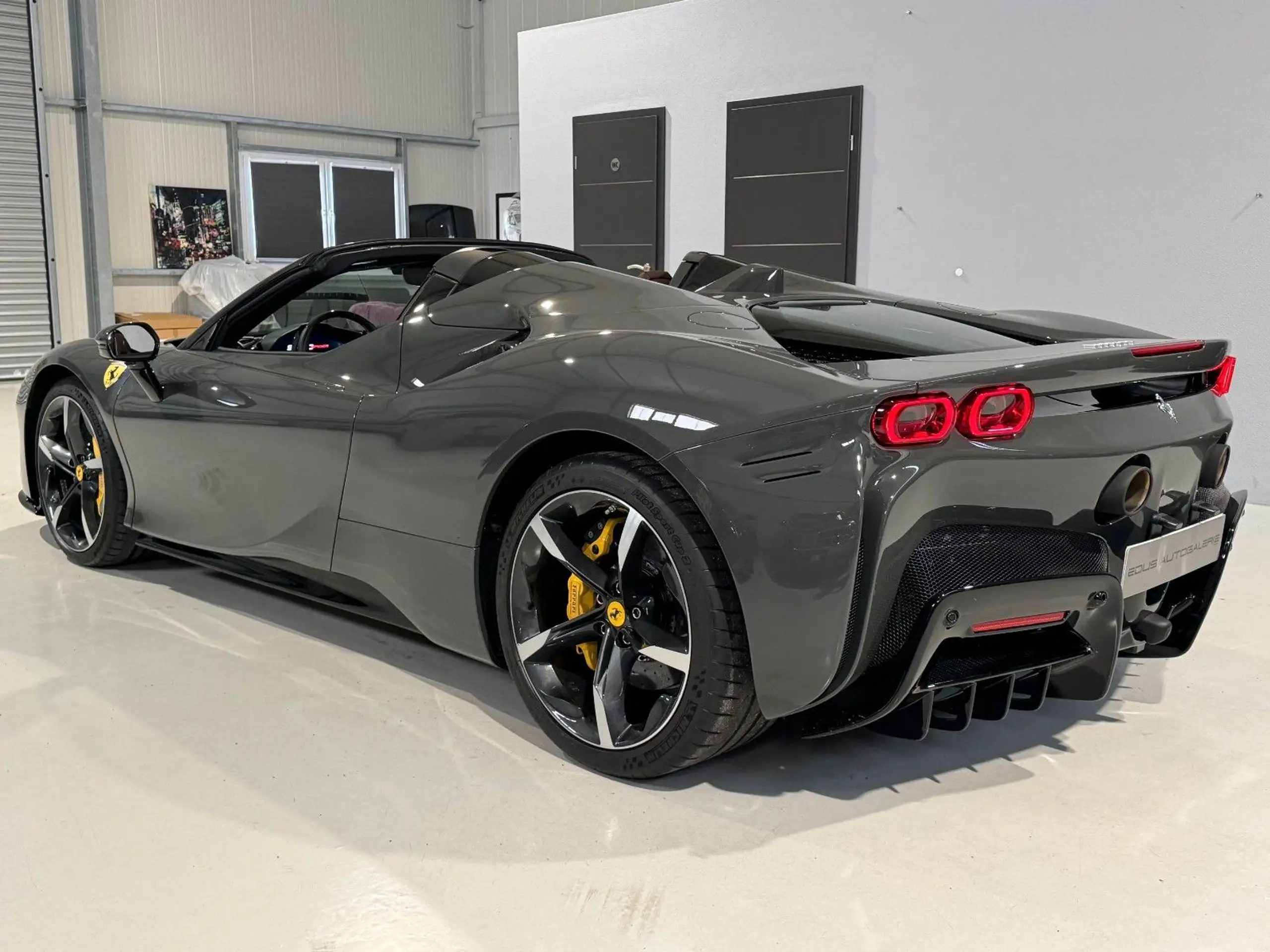 Ferrari - SF90 Spider