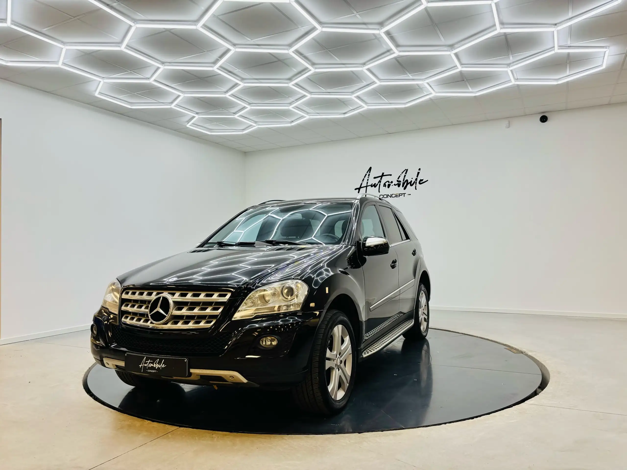 Mercedes-Benz - ML 320