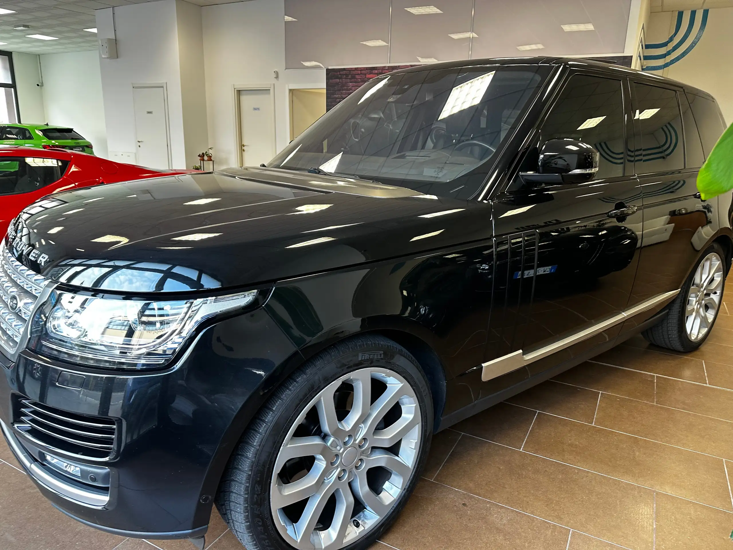 Land Rover - Range Rover