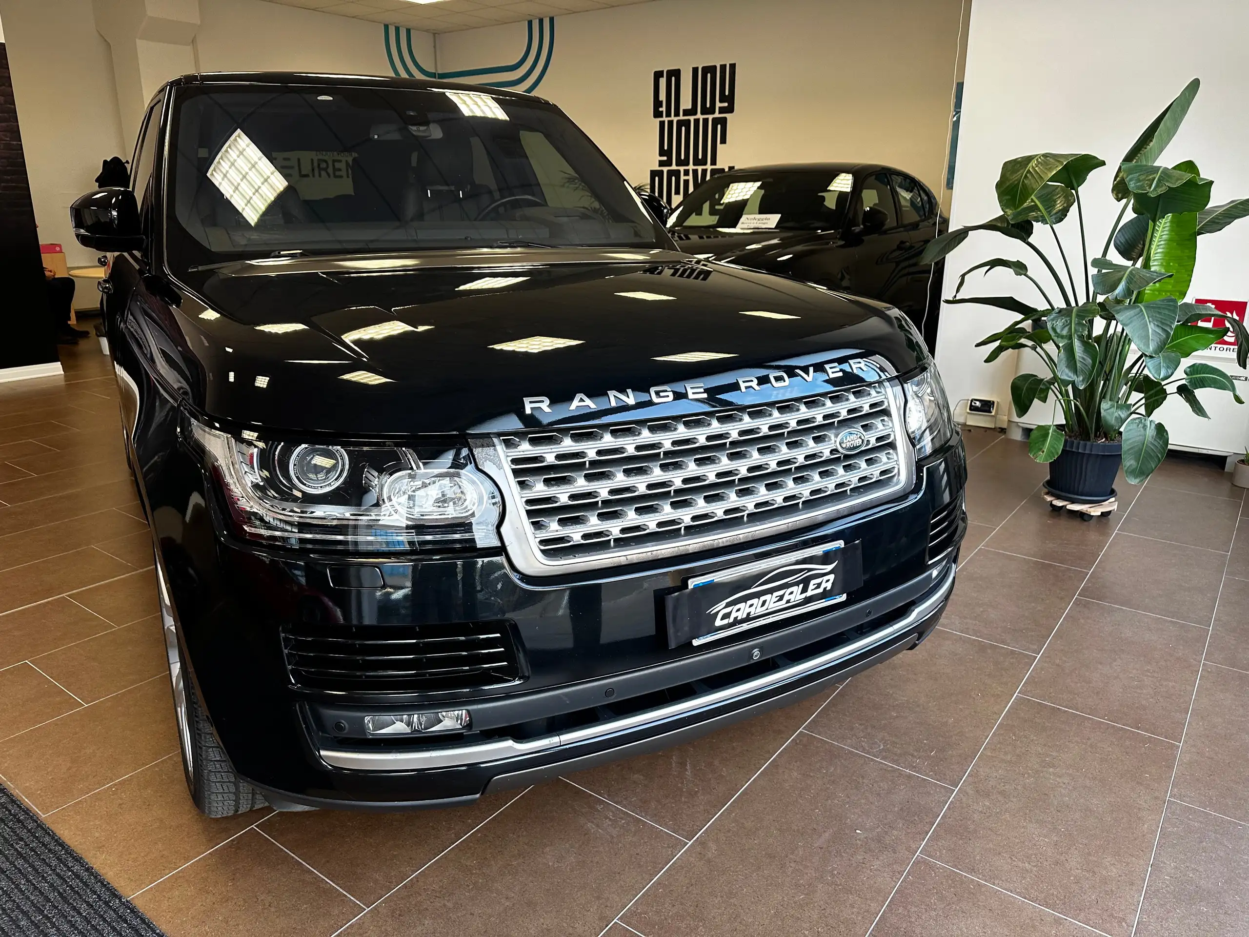 Land Rover - Range Rover