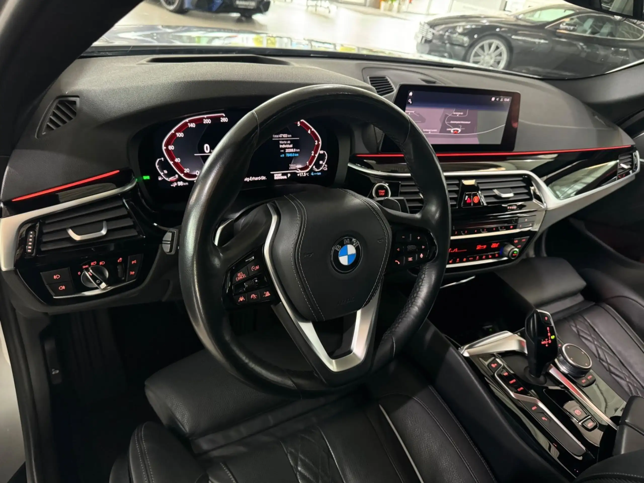 BMW - 530