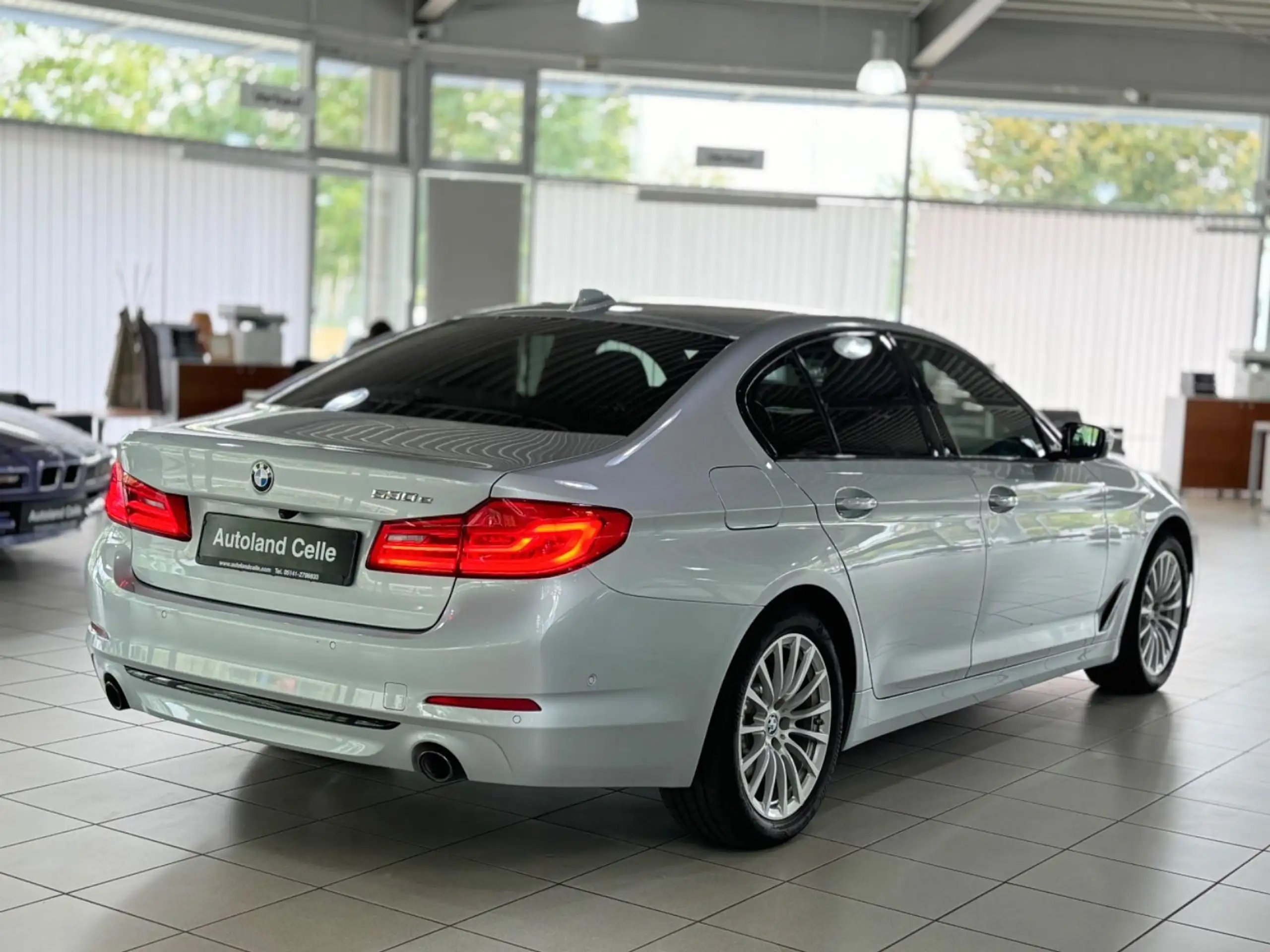 BMW - 530