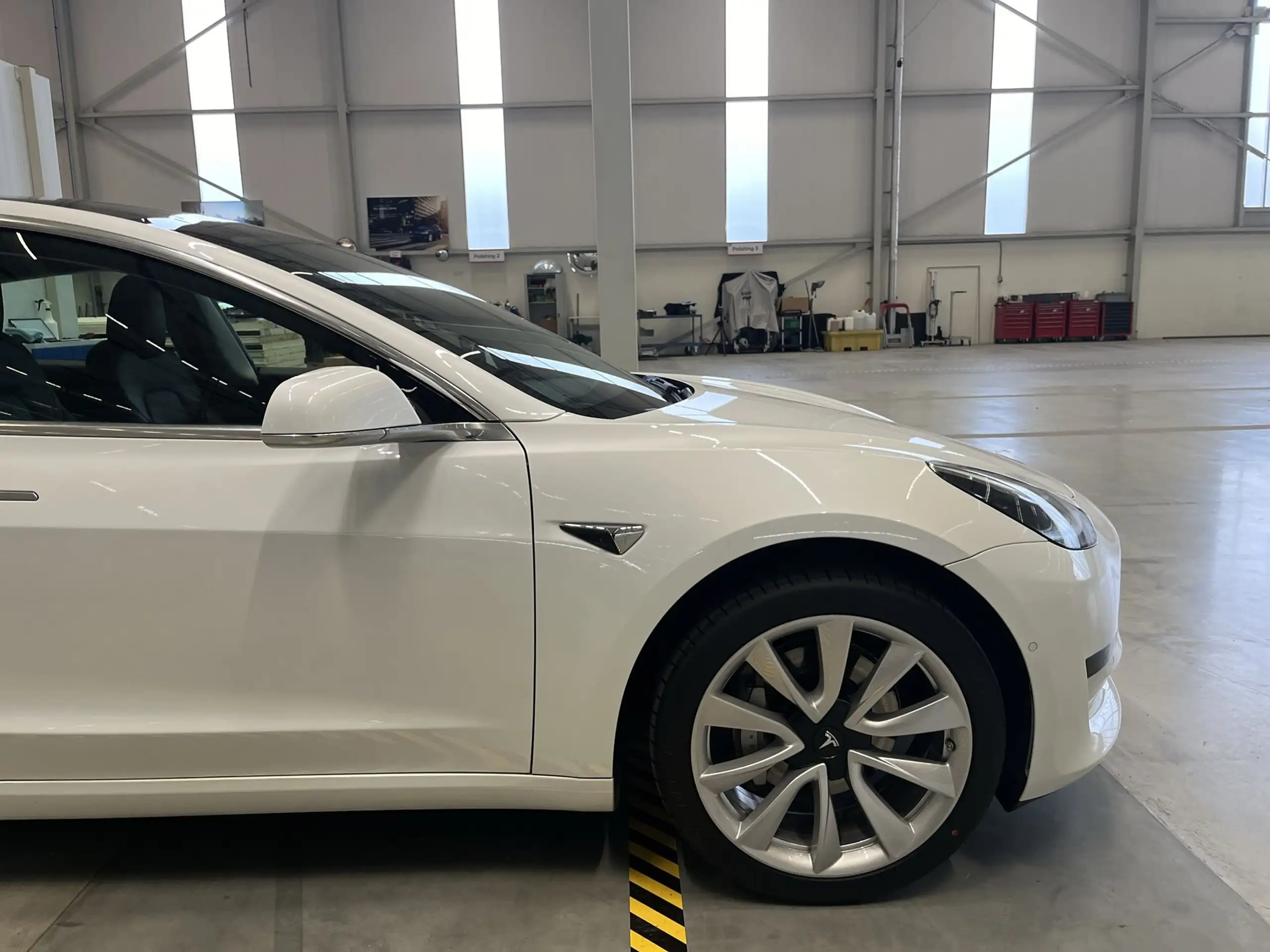 Tesla - Model 3