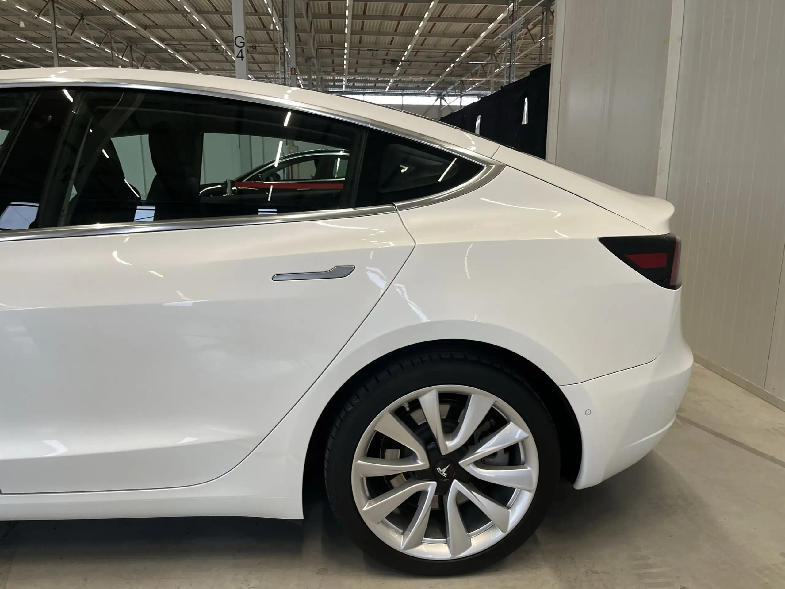 Tesla - Model 3