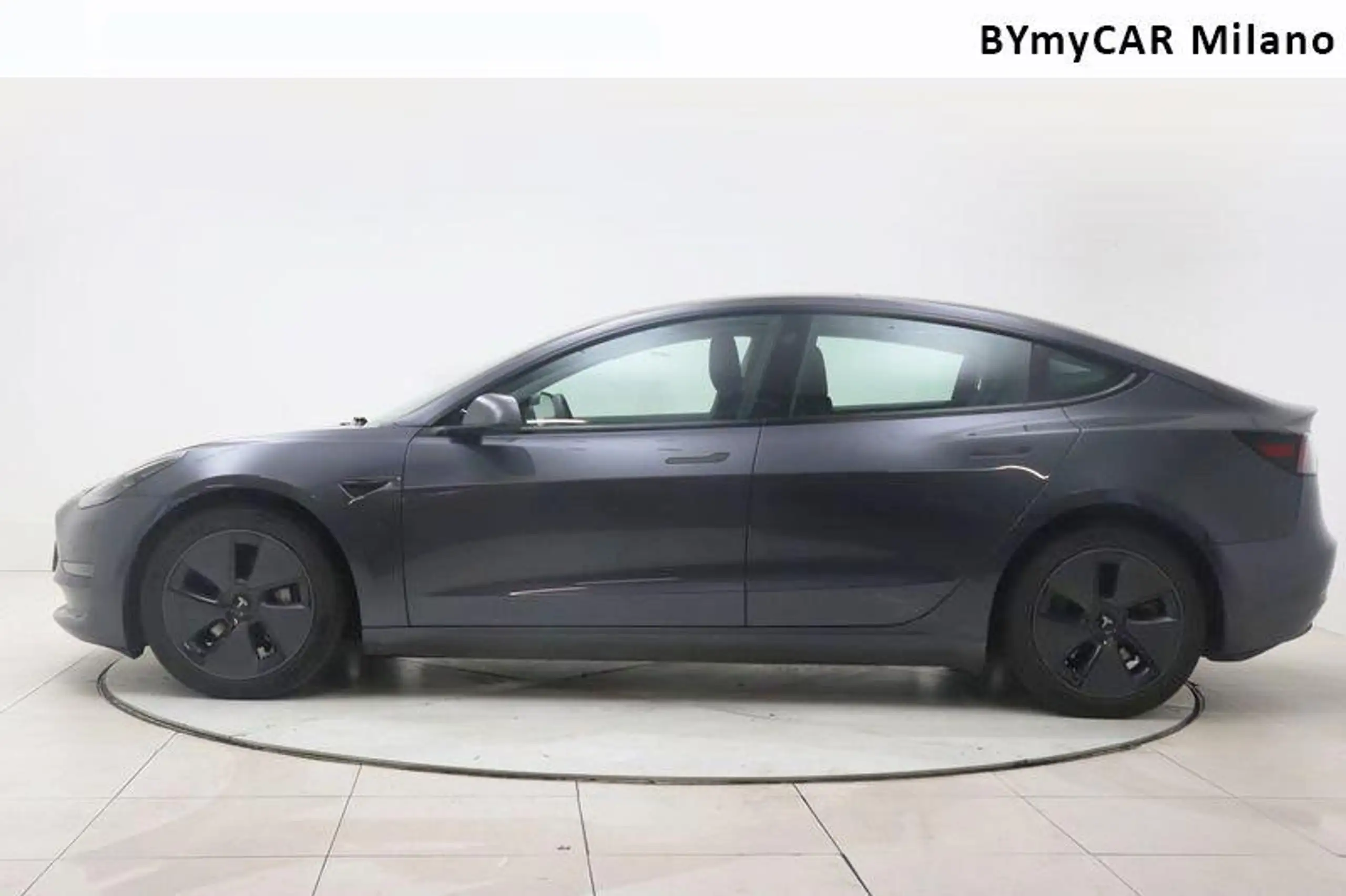 Tesla - Model 3