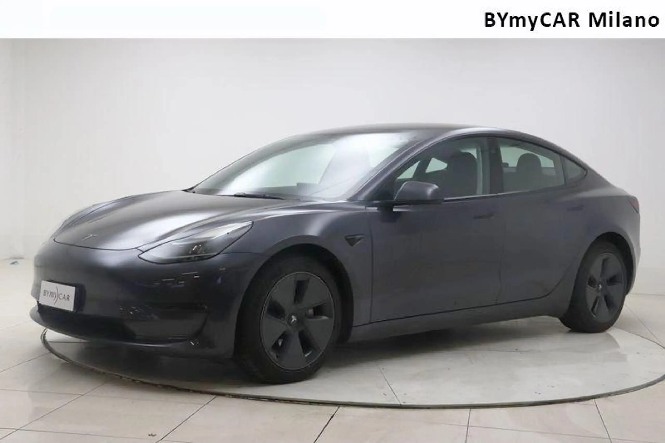 Tesla - Model 3