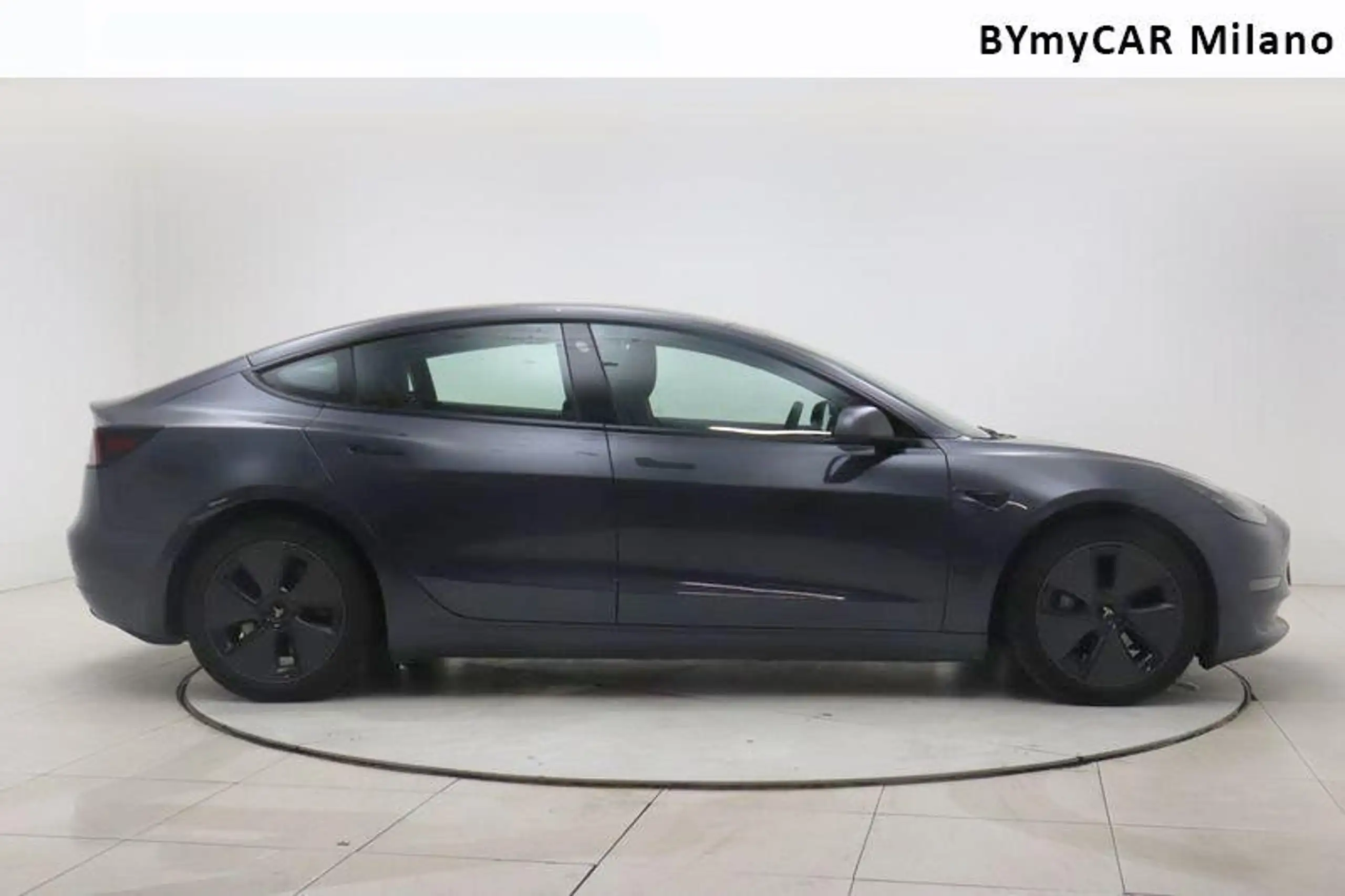 Tesla - Model 3