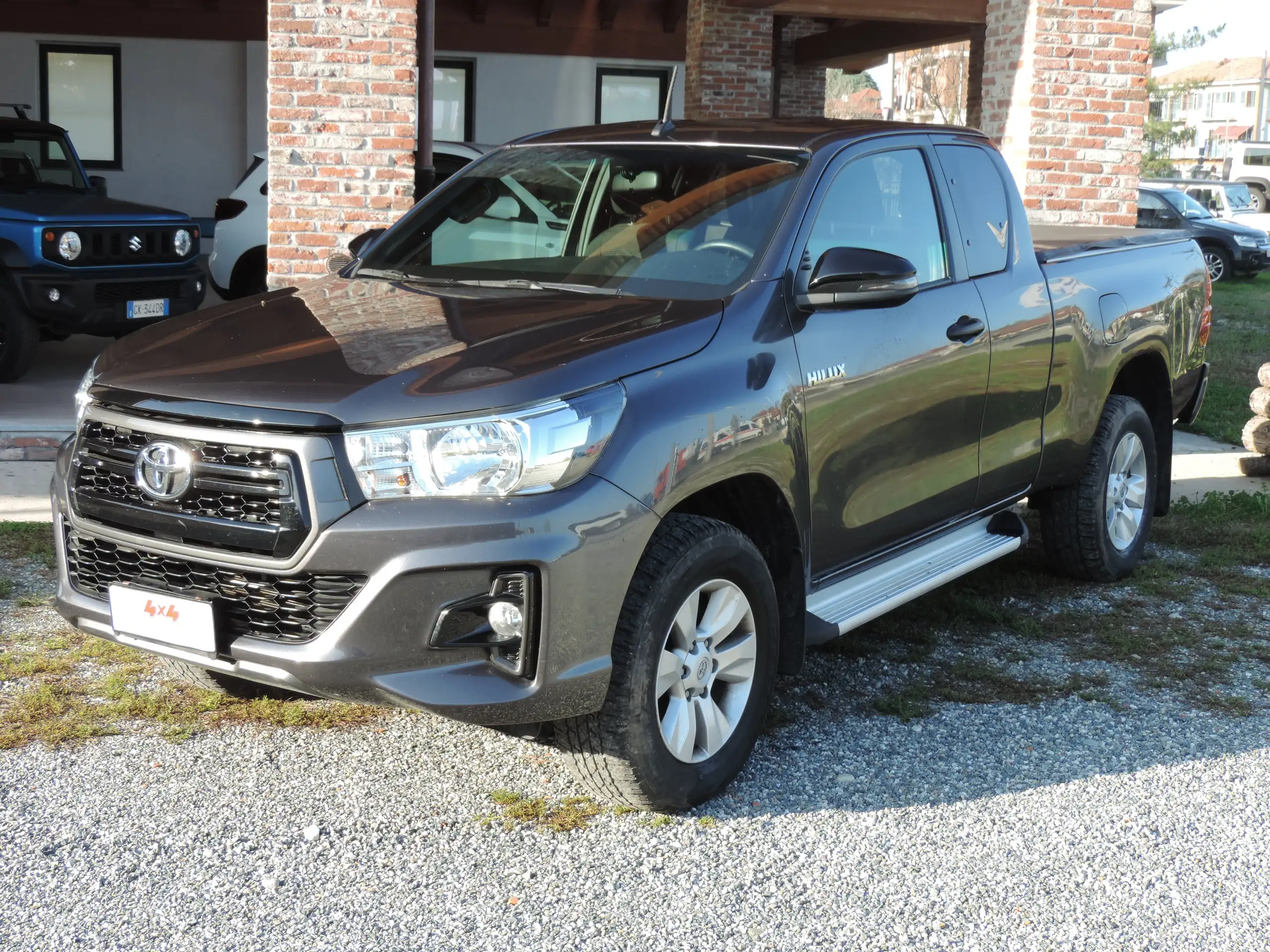 Toyota - Hilux