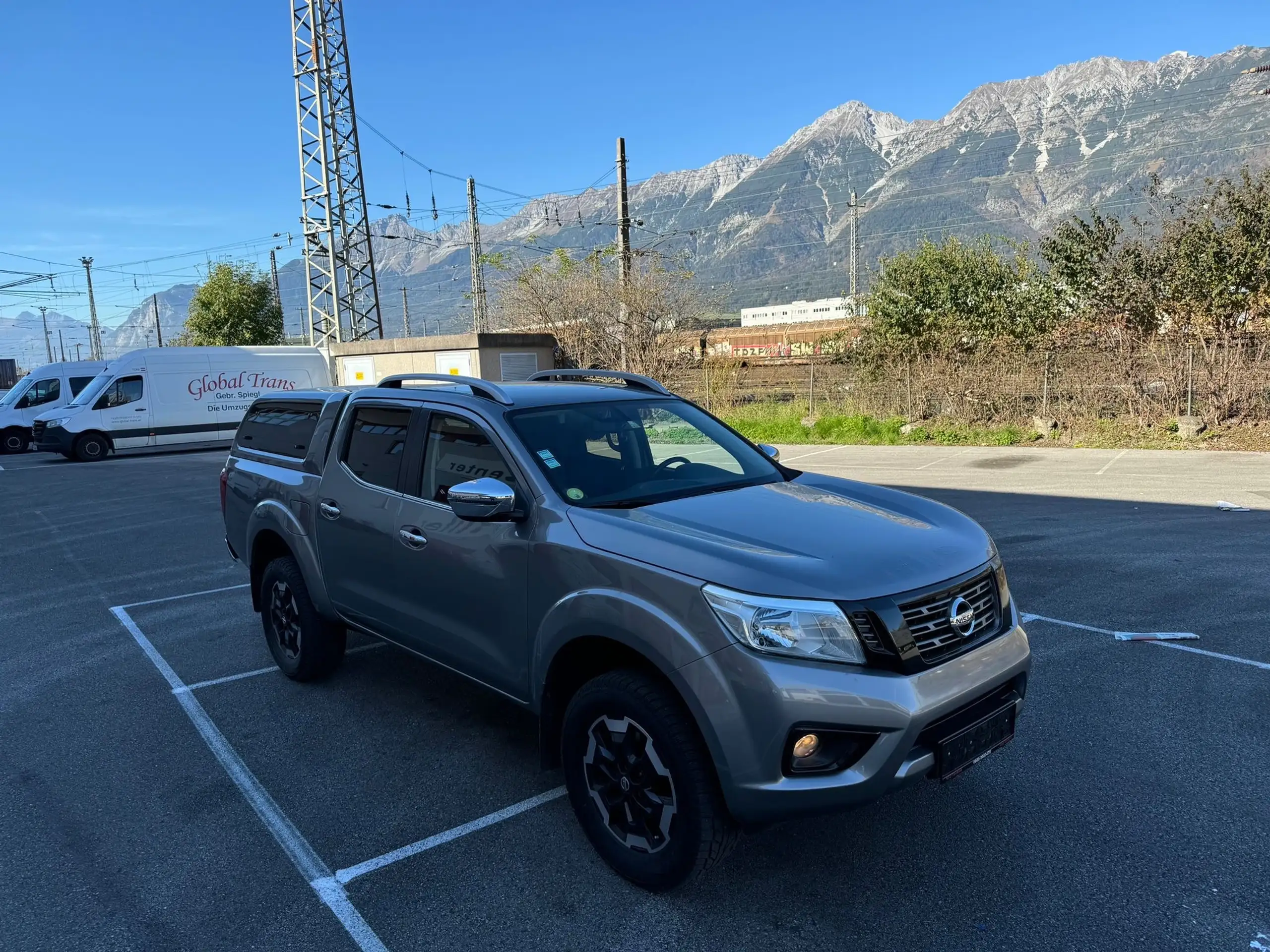 Nissan - Navara