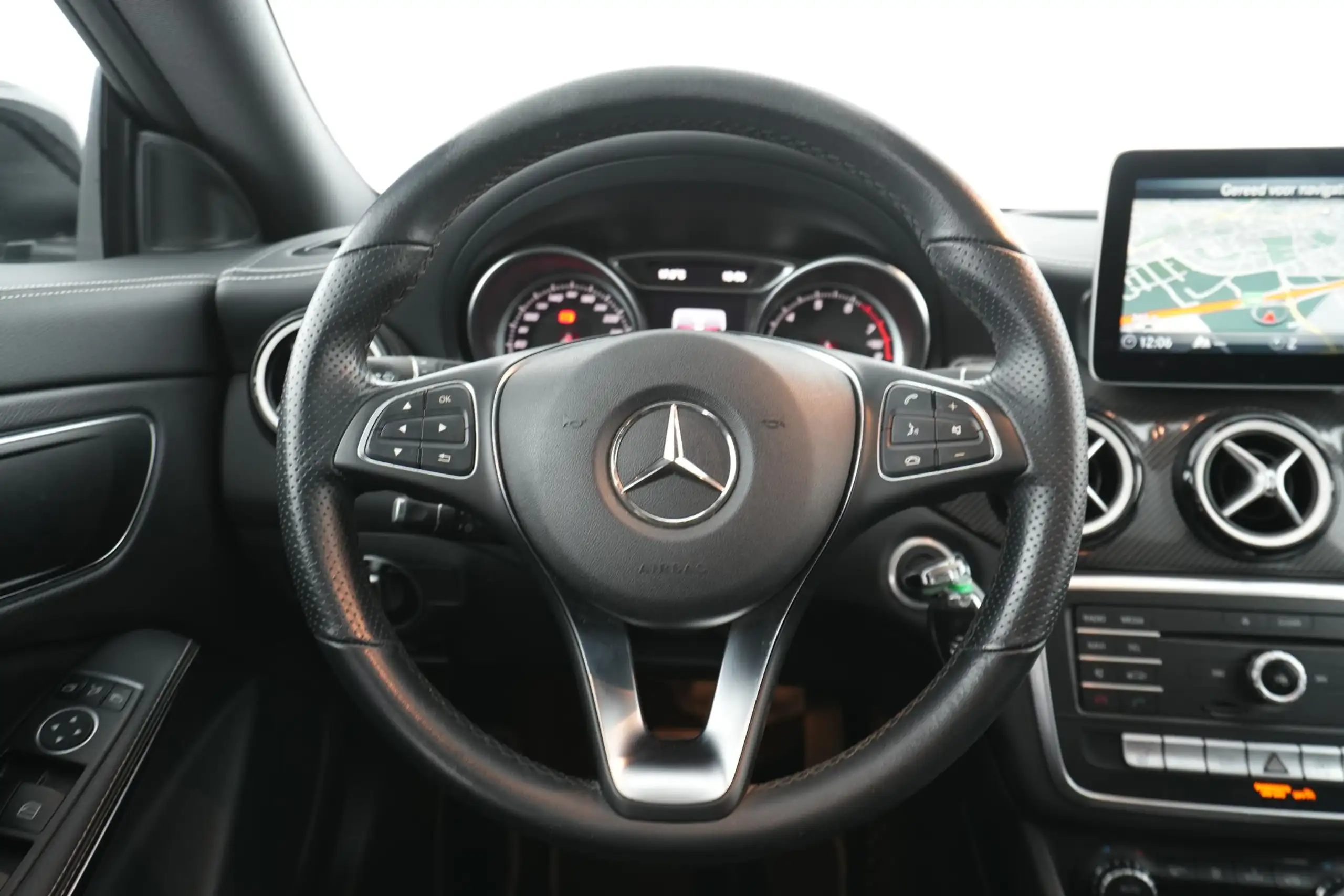 Mercedes-Benz - CLA 180