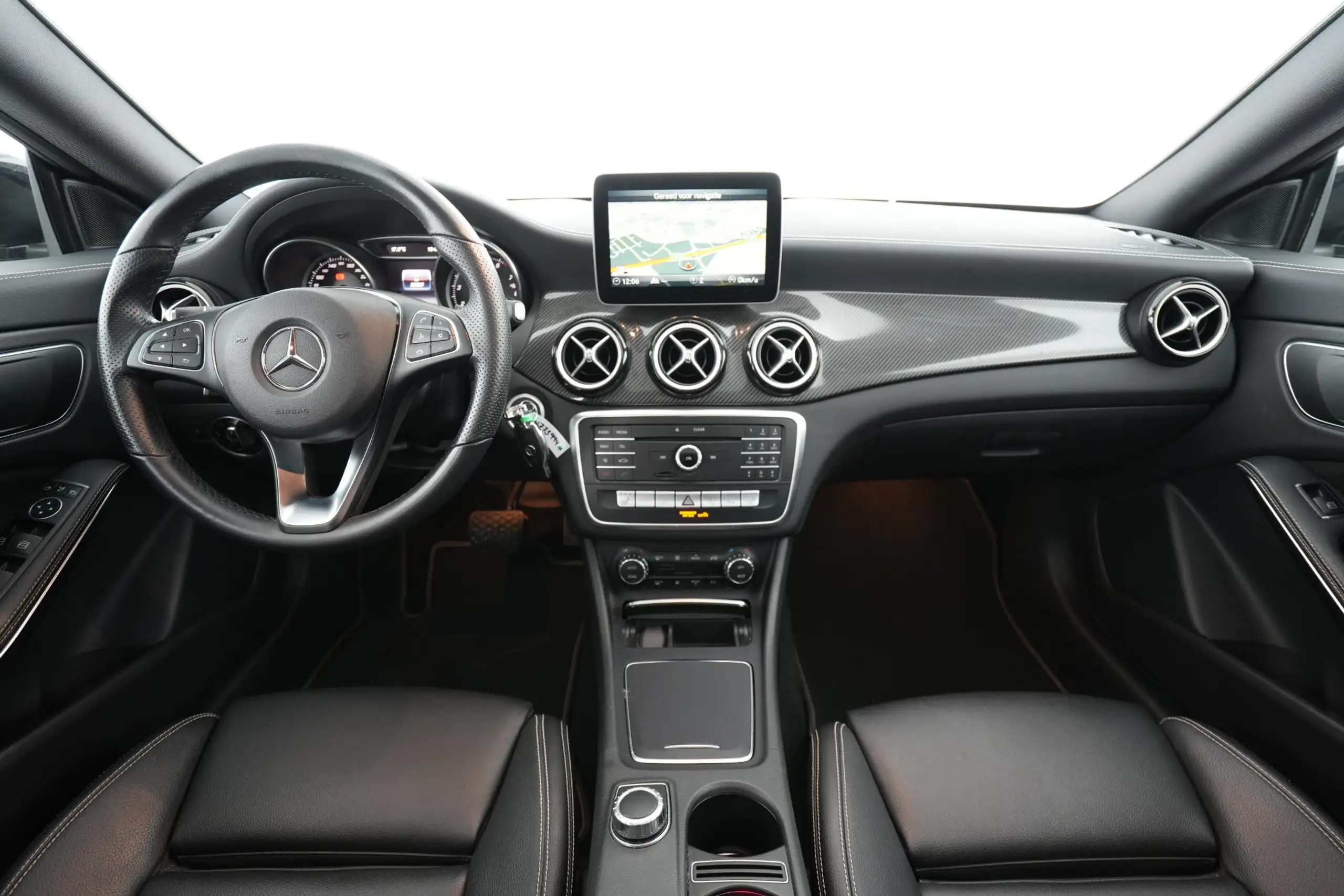 Mercedes-Benz - CLA 180