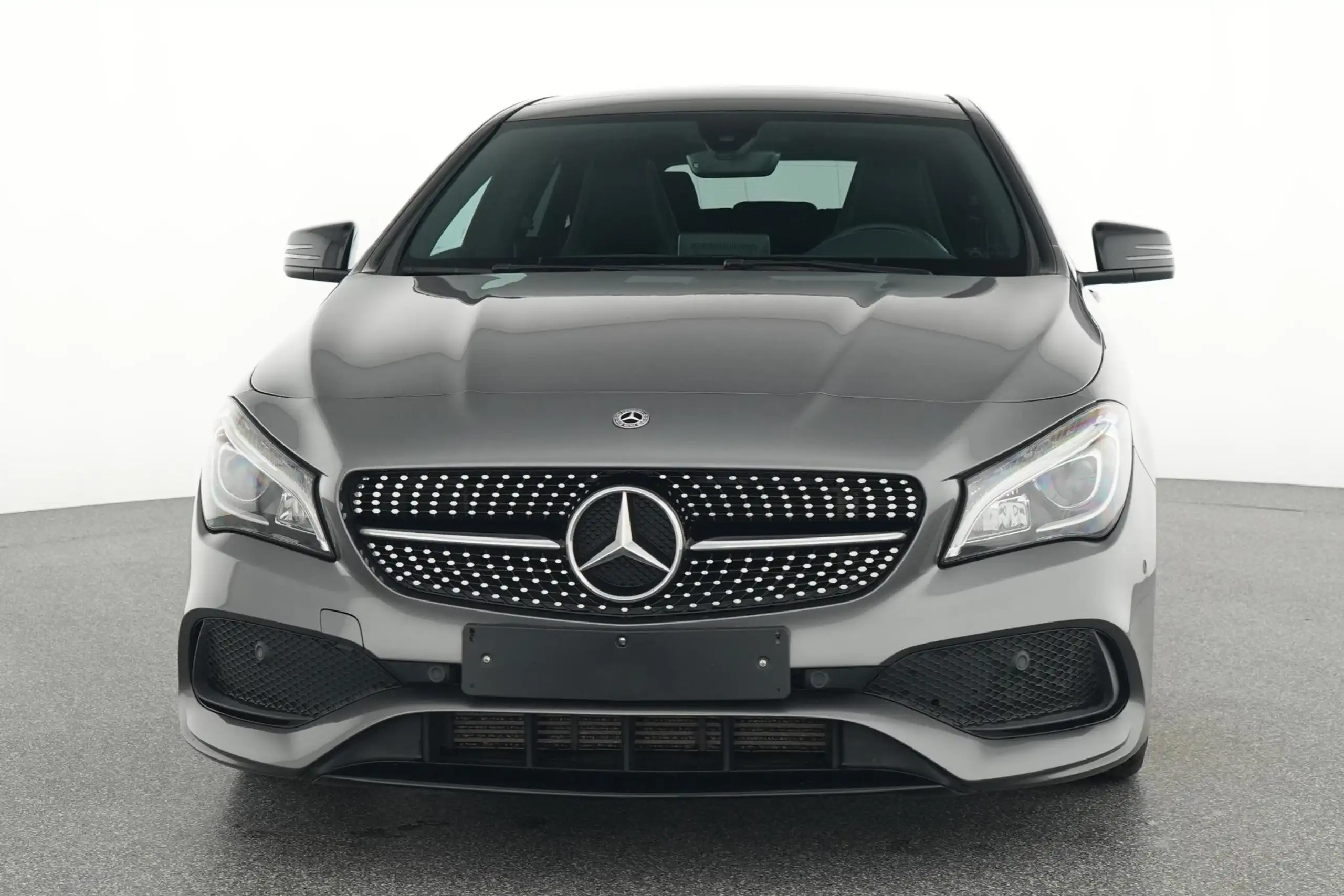 Mercedes-Benz - CLA 180