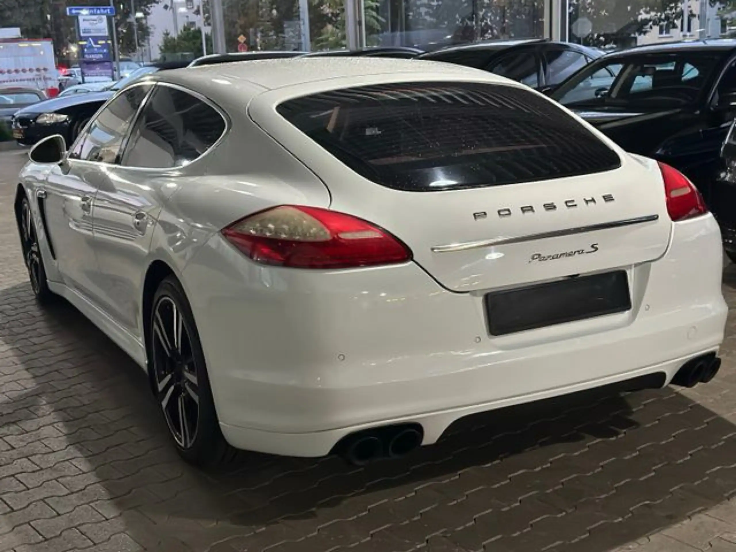 Porsche - Panamera