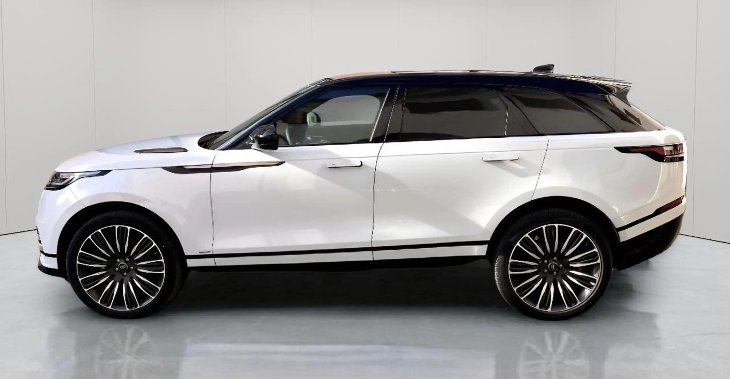 Land Rover - Range Rover Velar