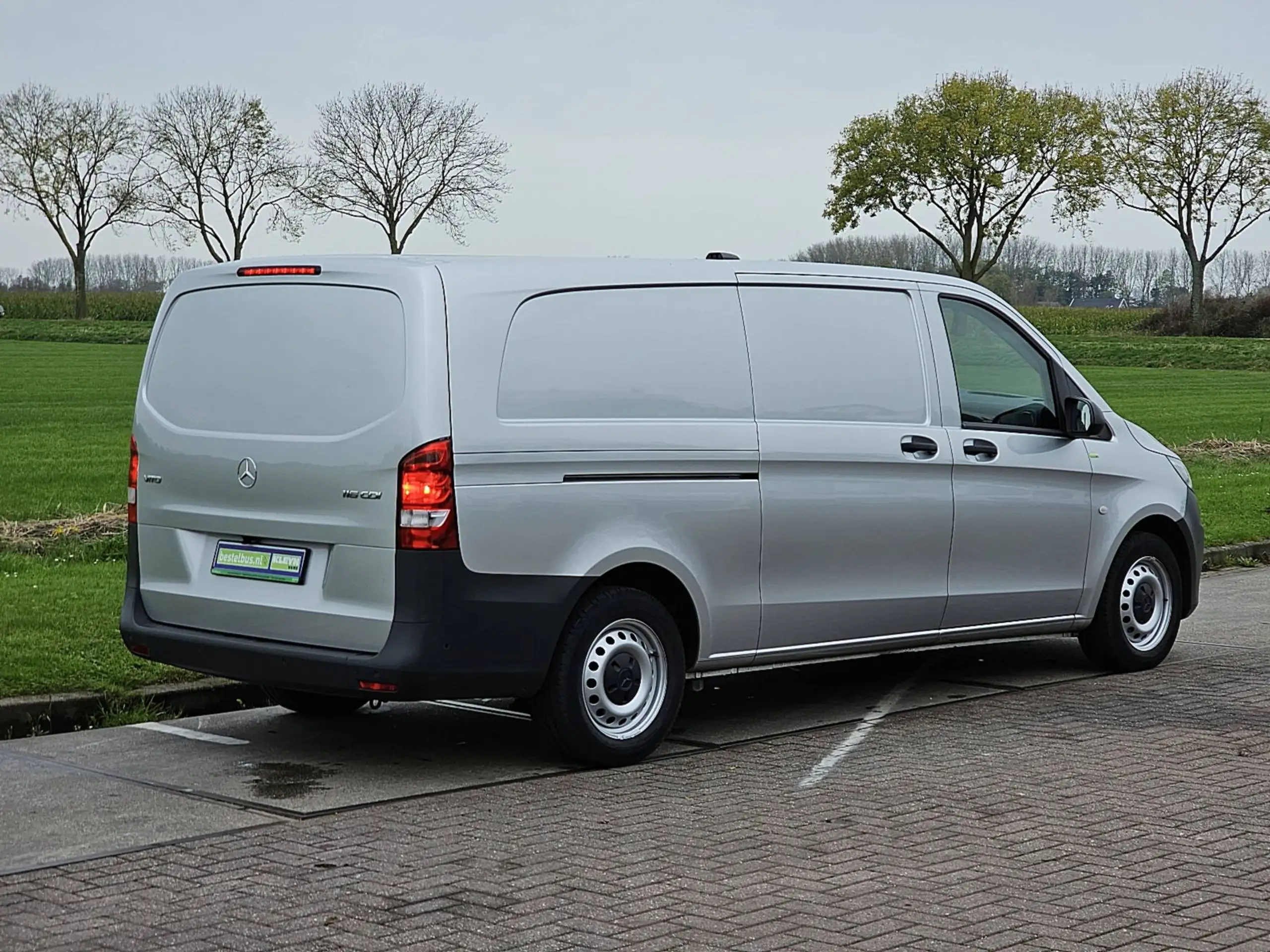 Mercedes-Benz - Vito