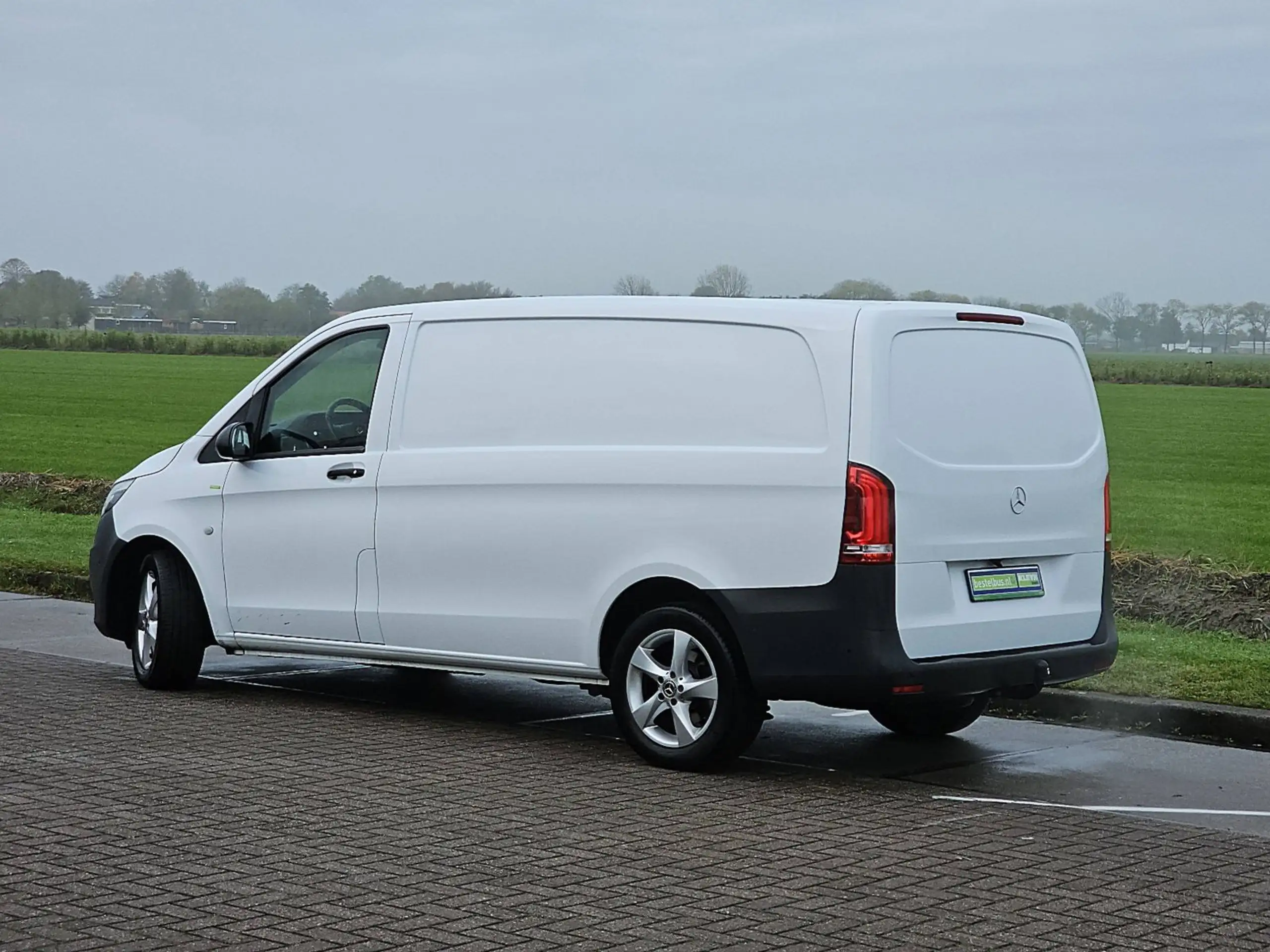 Mercedes-Benz - Vito