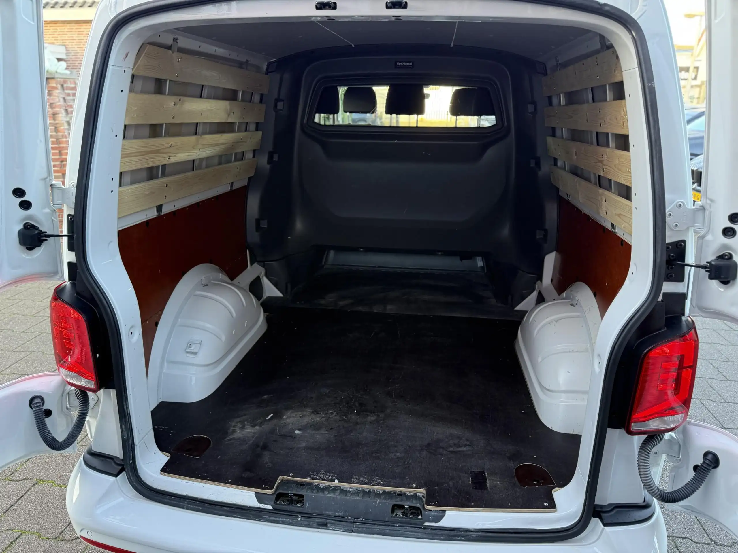 Volkswagen - T6.1 Transporter