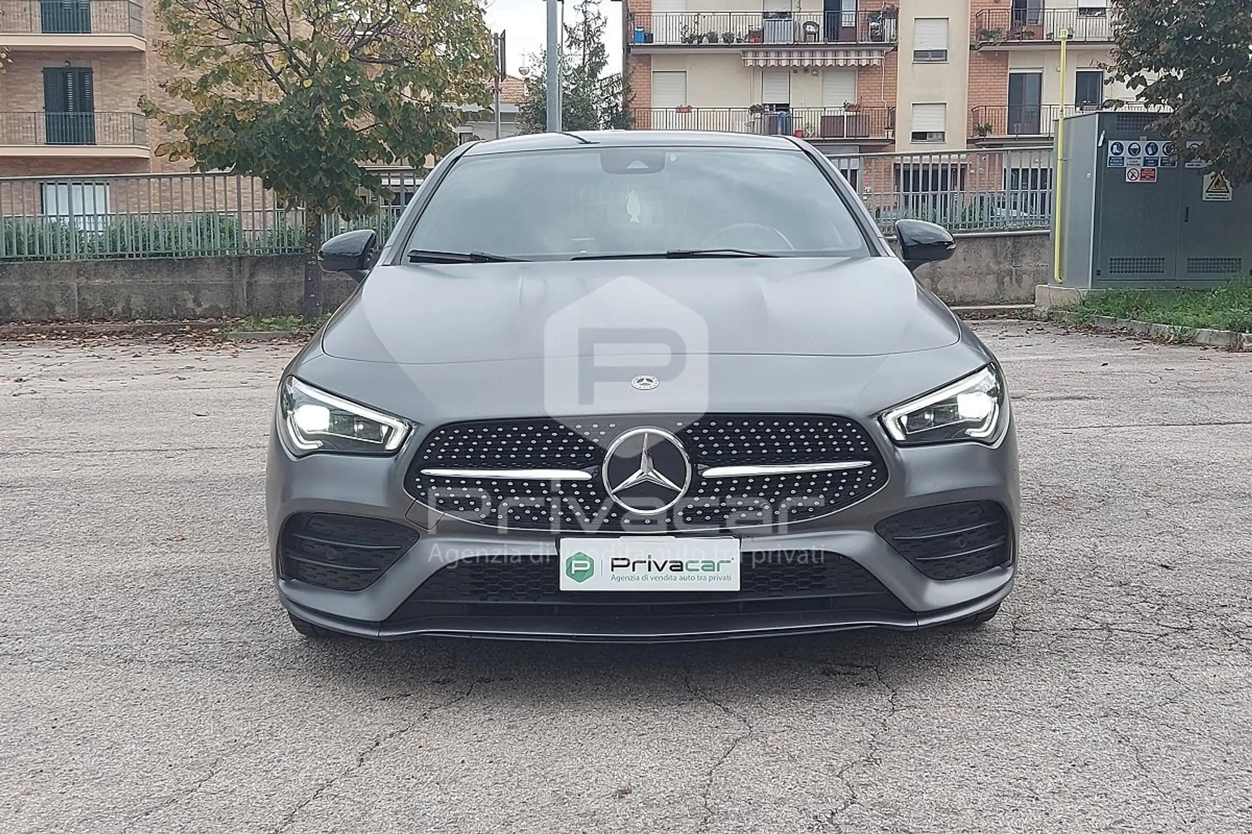 Mercedes-Benz - CLA 180