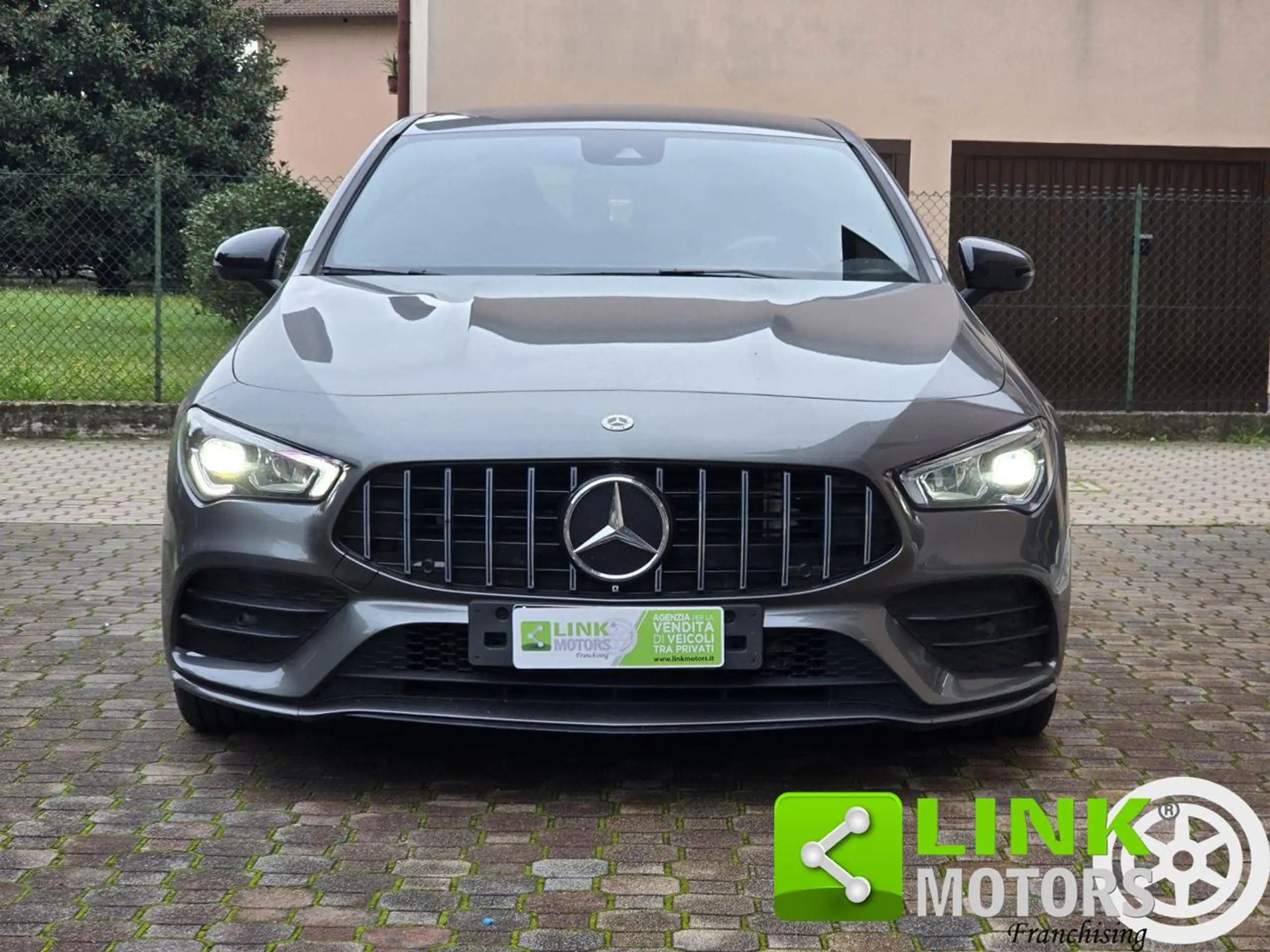 Mercedes-Benz - CLA 200