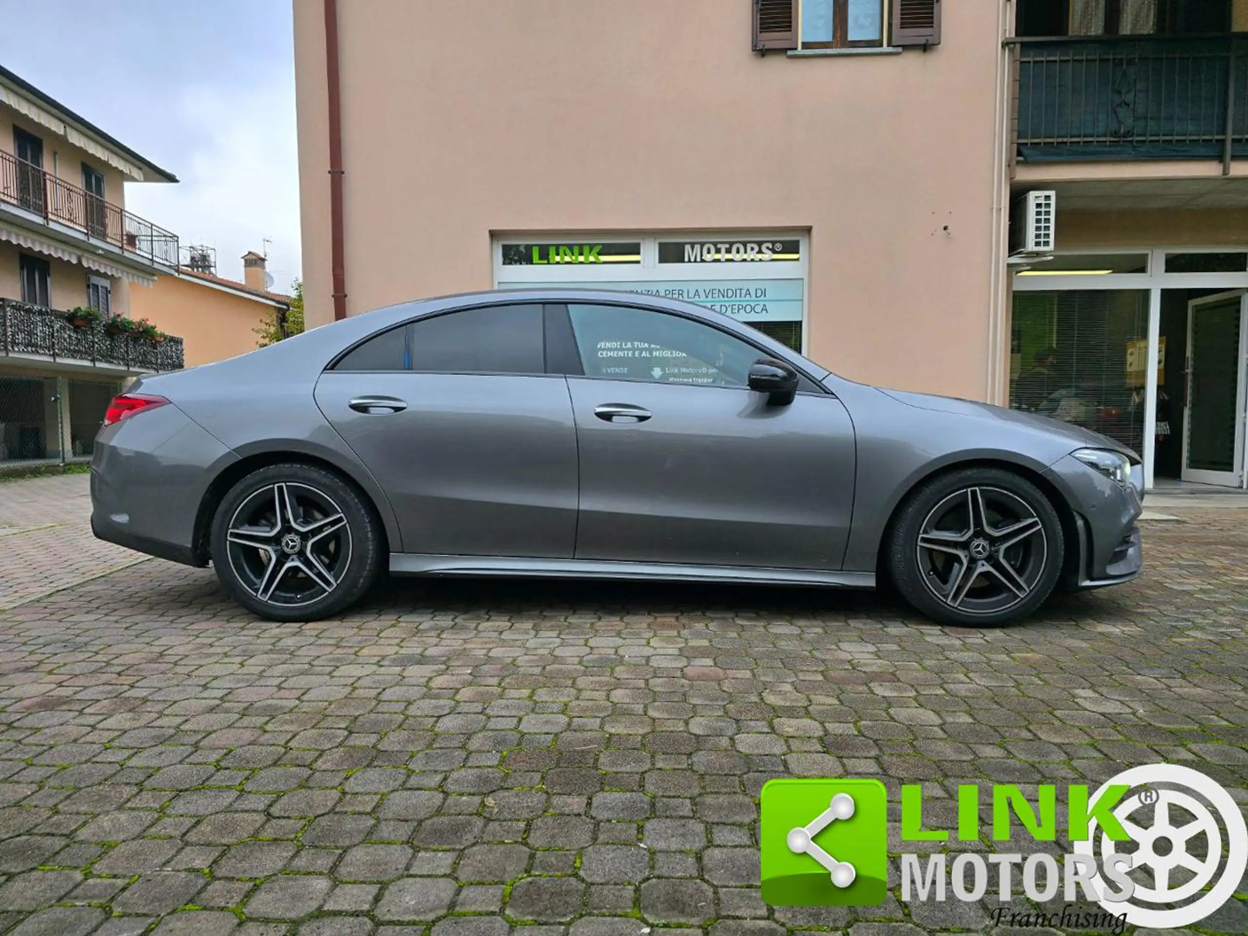 Mercedes-Benz - CLA 200