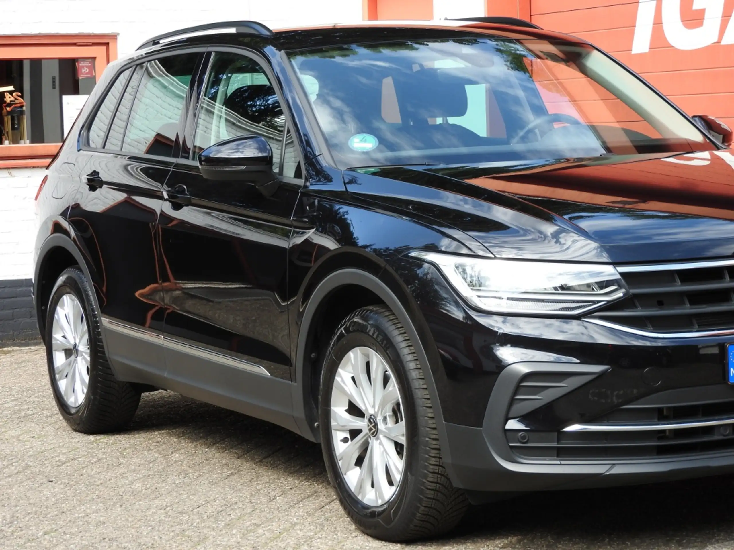 Volkswagen - Tiguan