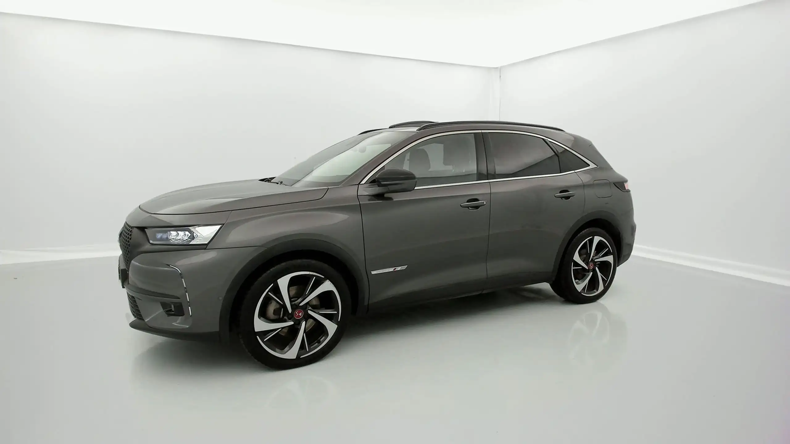 DS Automobiles - DS 7 Crossback