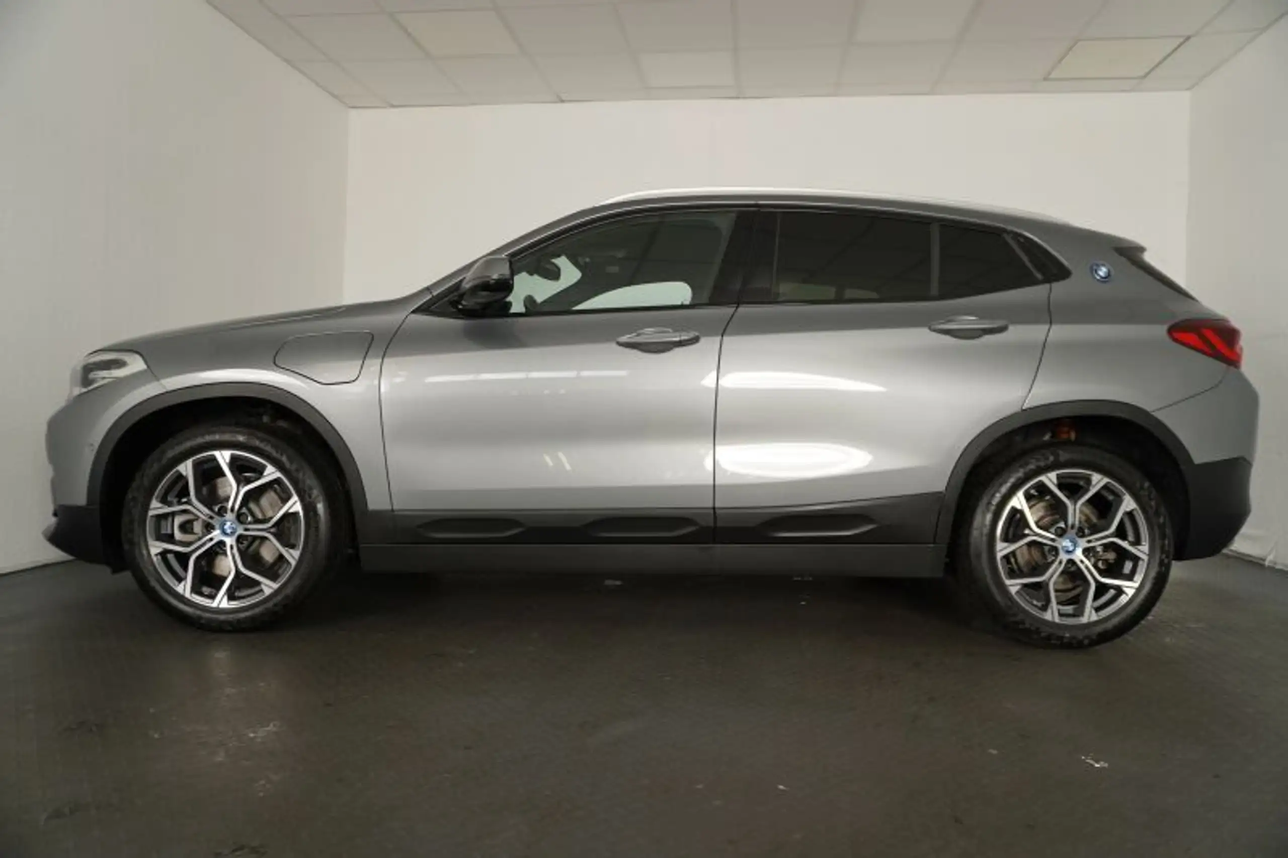 BMW - X2