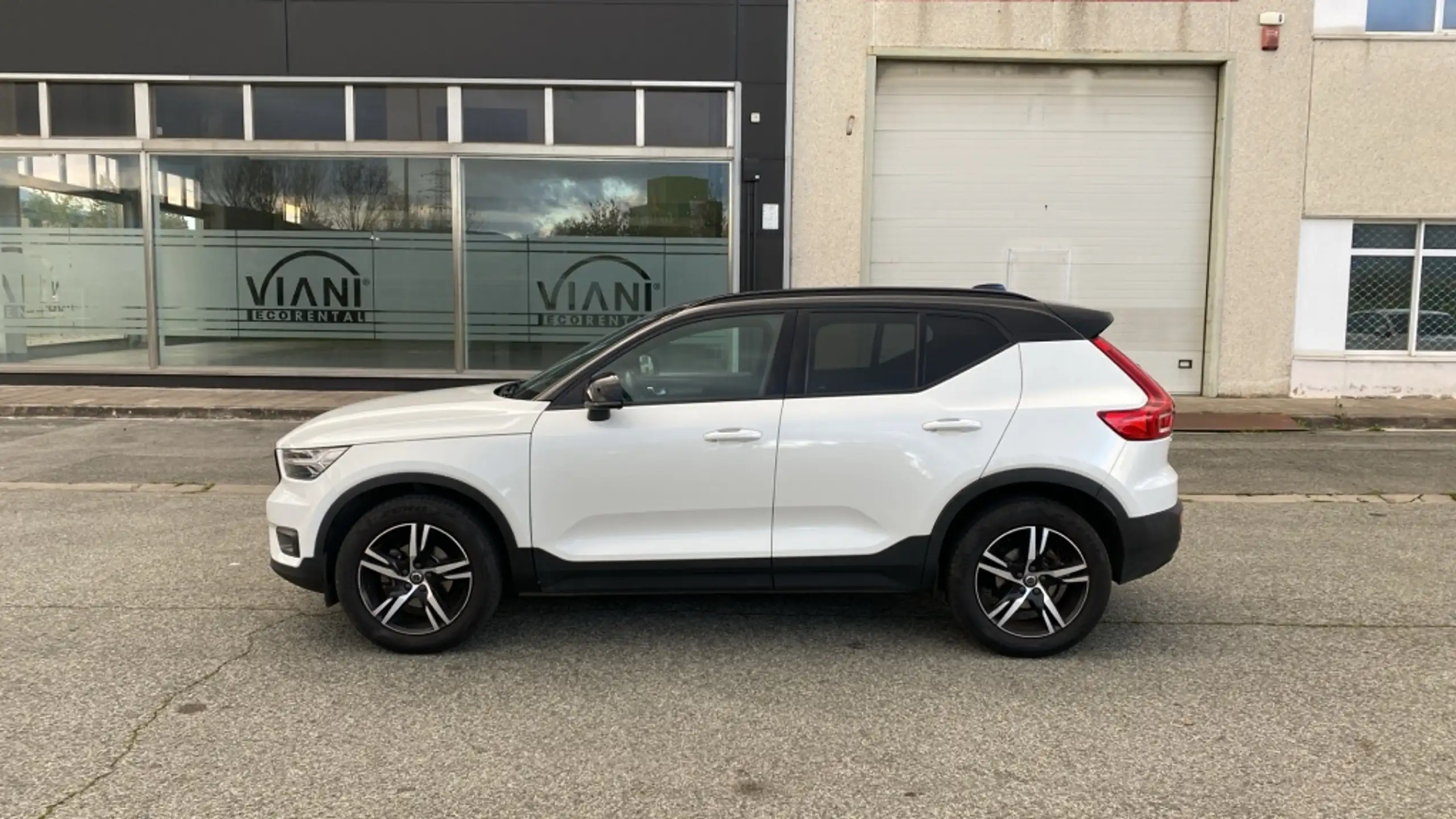 Volvo - XC40