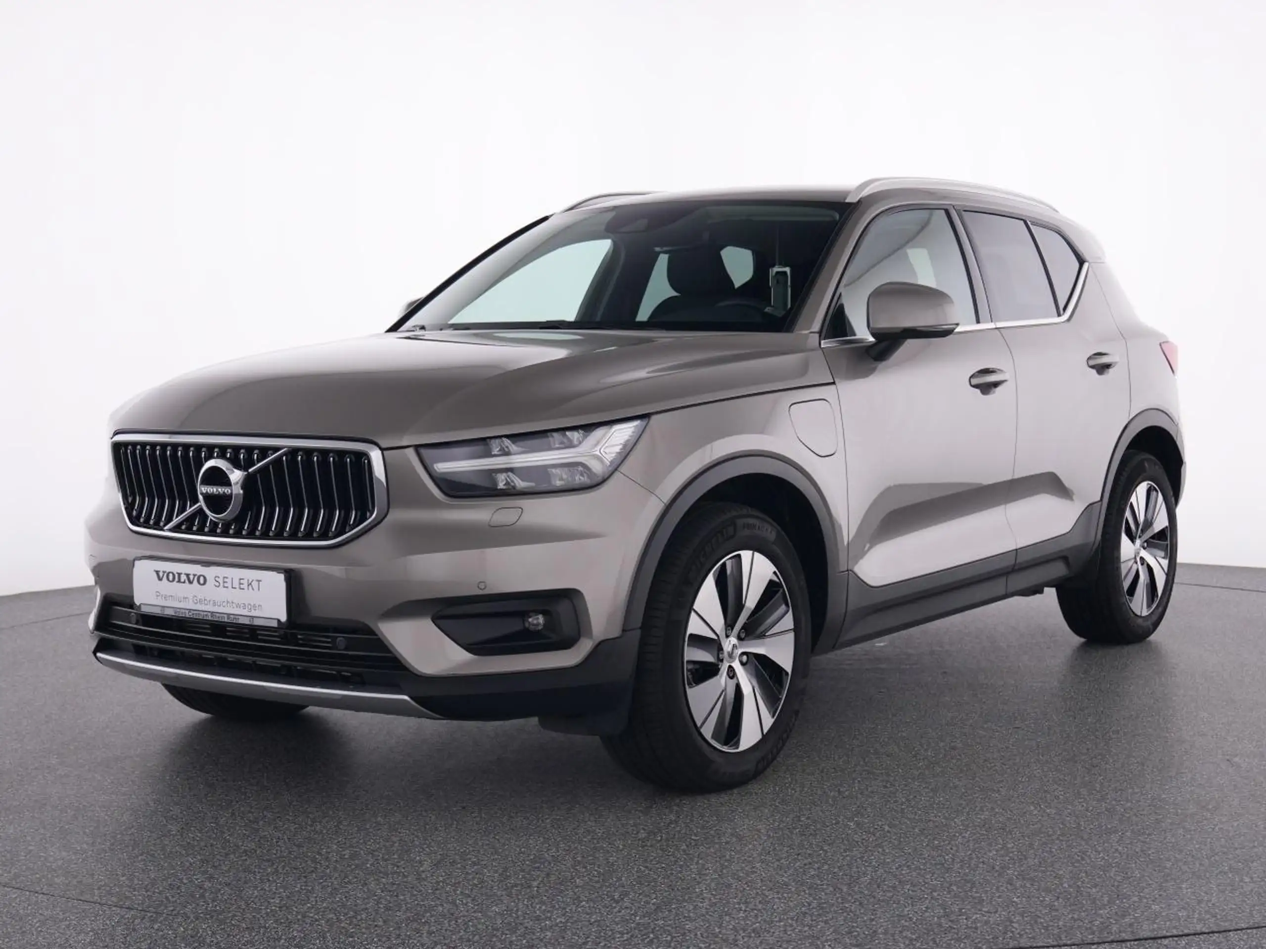 Volvo - XC40