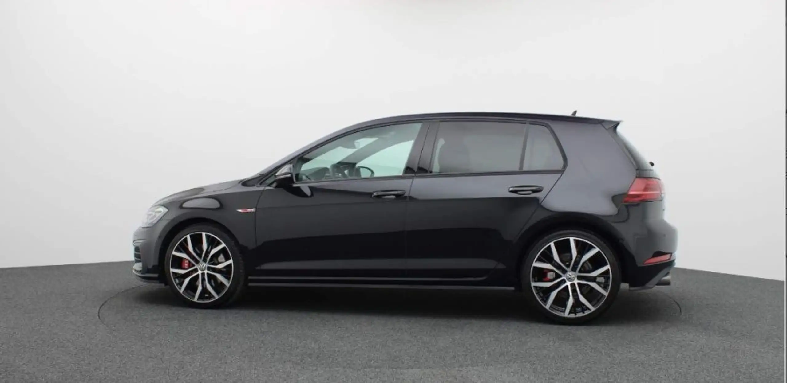 Volkswagen - Golf GTI