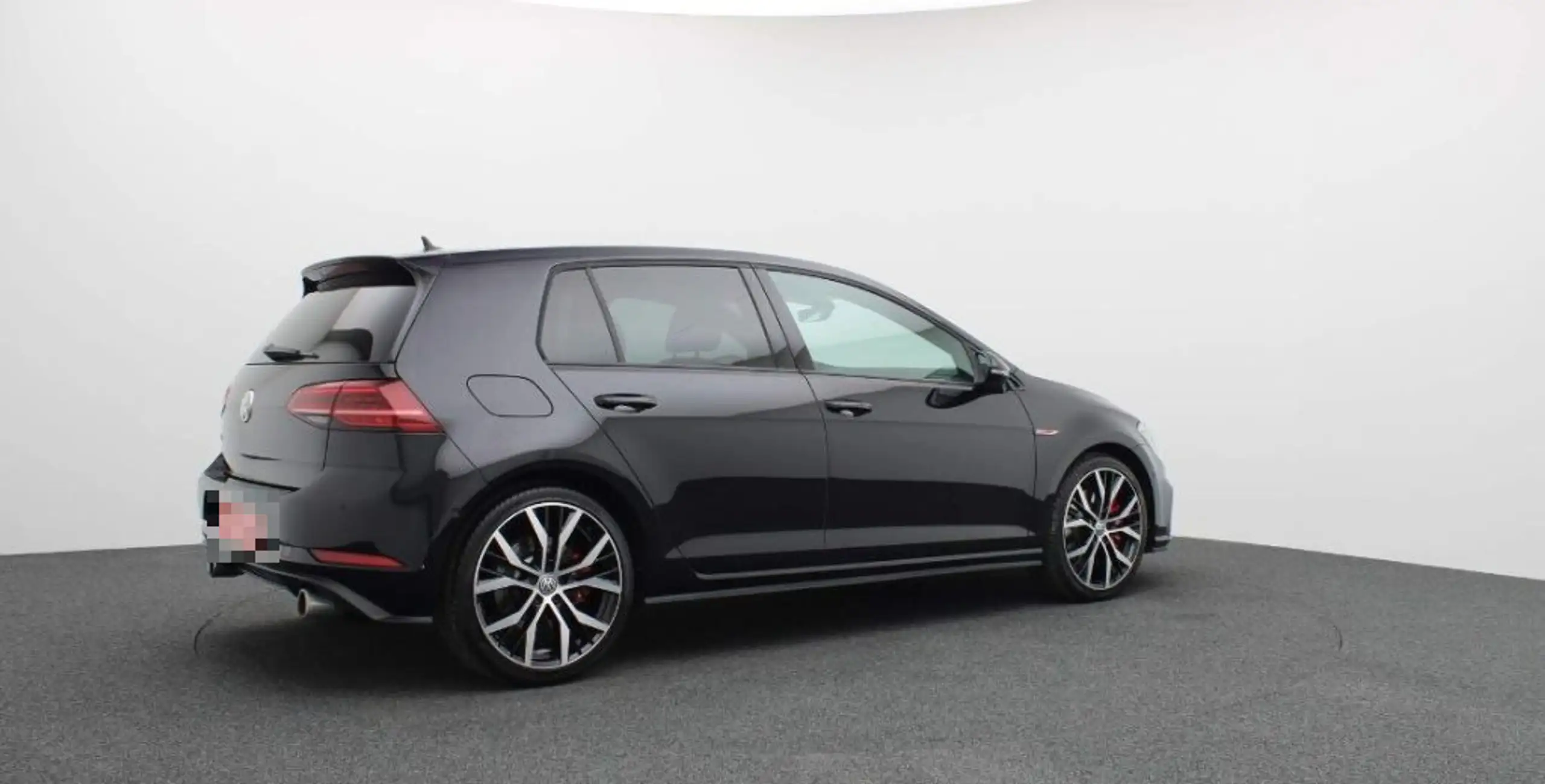 Volkswagen - Golf GTI