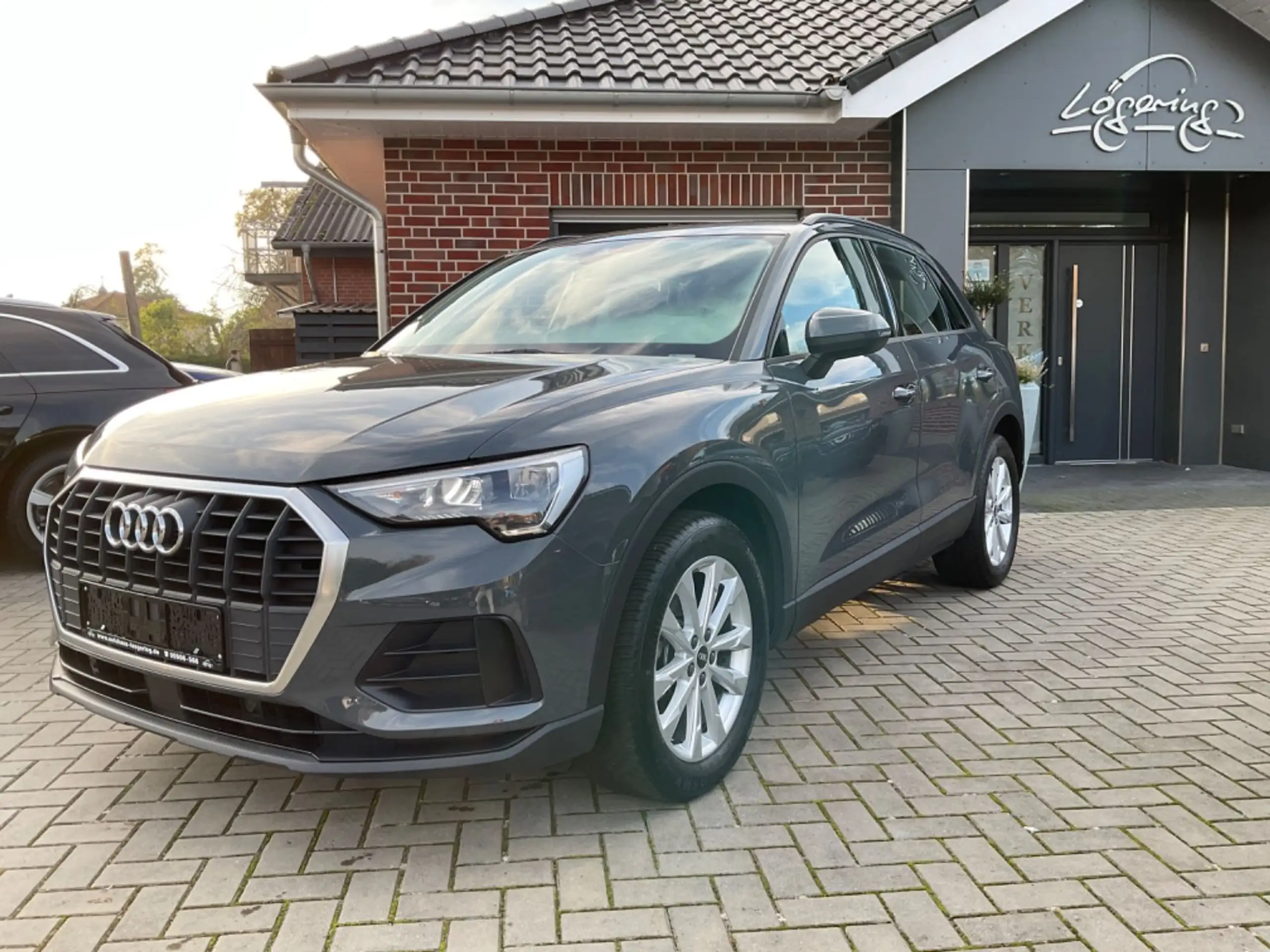 Audi - Q3