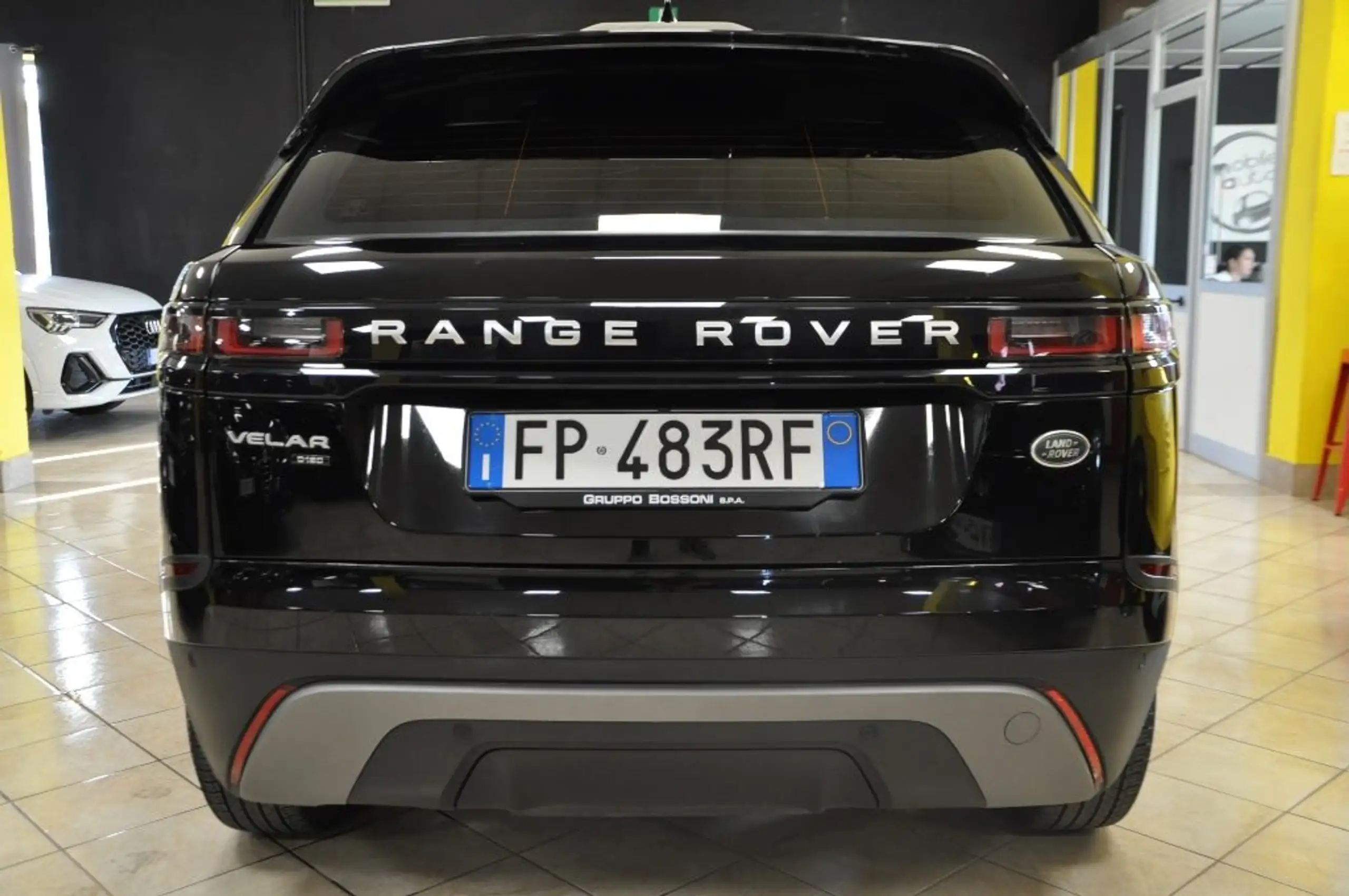 Land Rover - Range Rover Velar