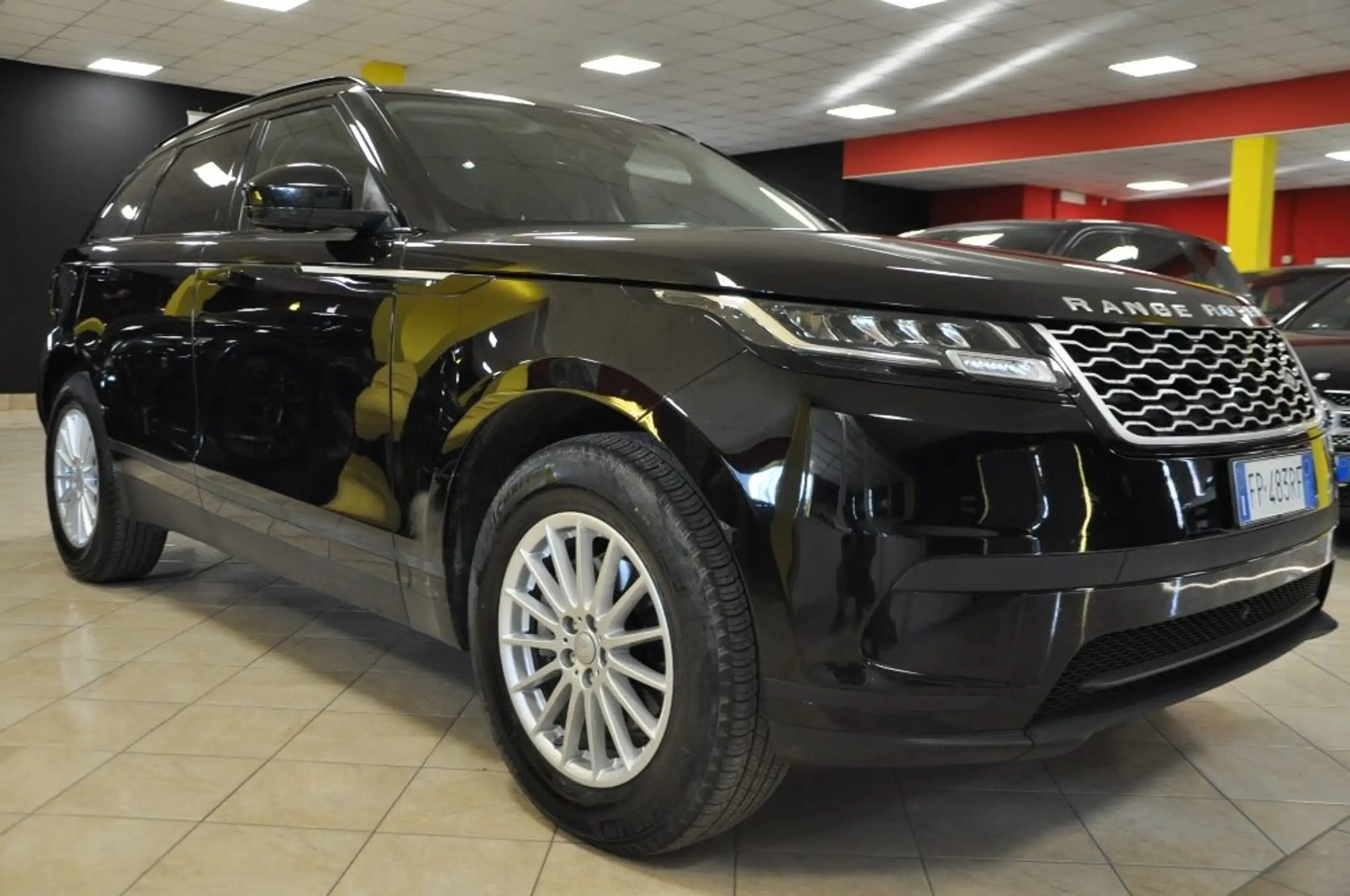 Land Rover - Range Rover Velar