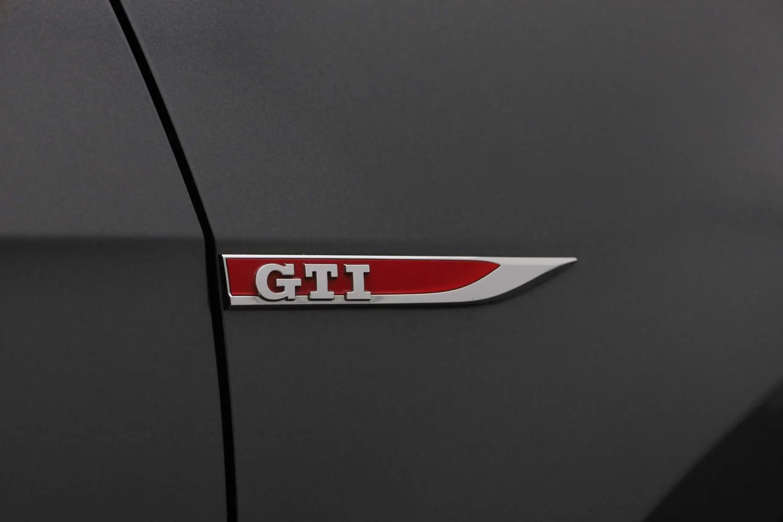 Volkswagen - Golf GTI