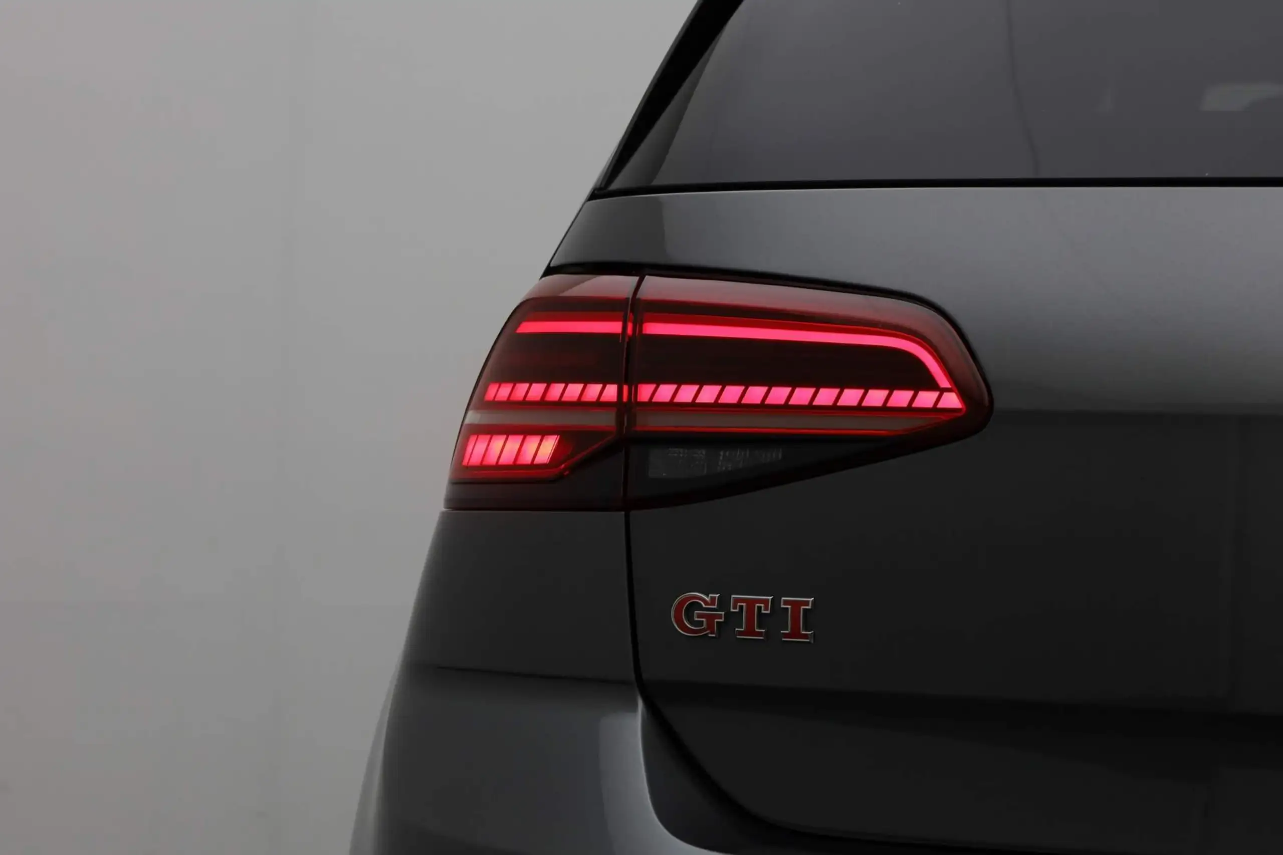 Volkswagen - Golf GTI