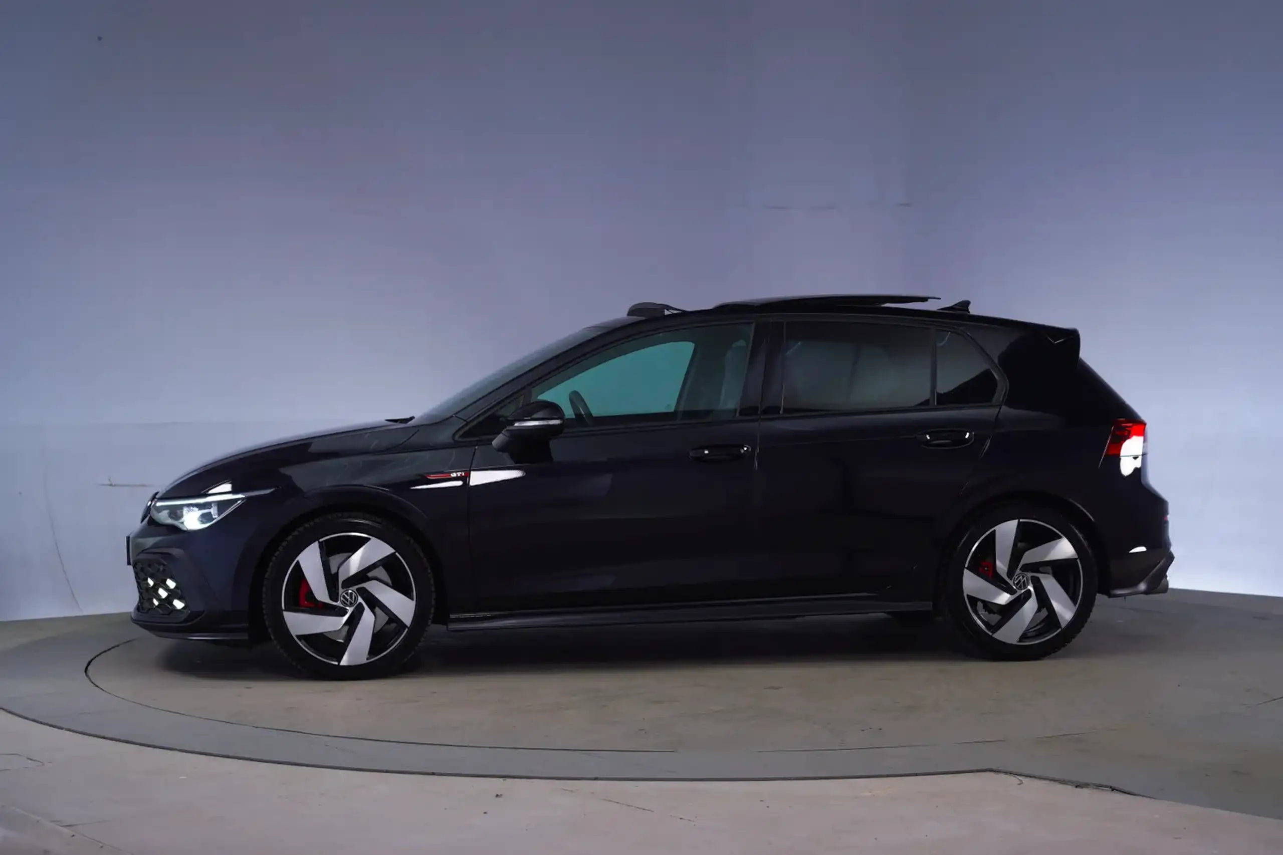 Volkswagen - Golf GTI