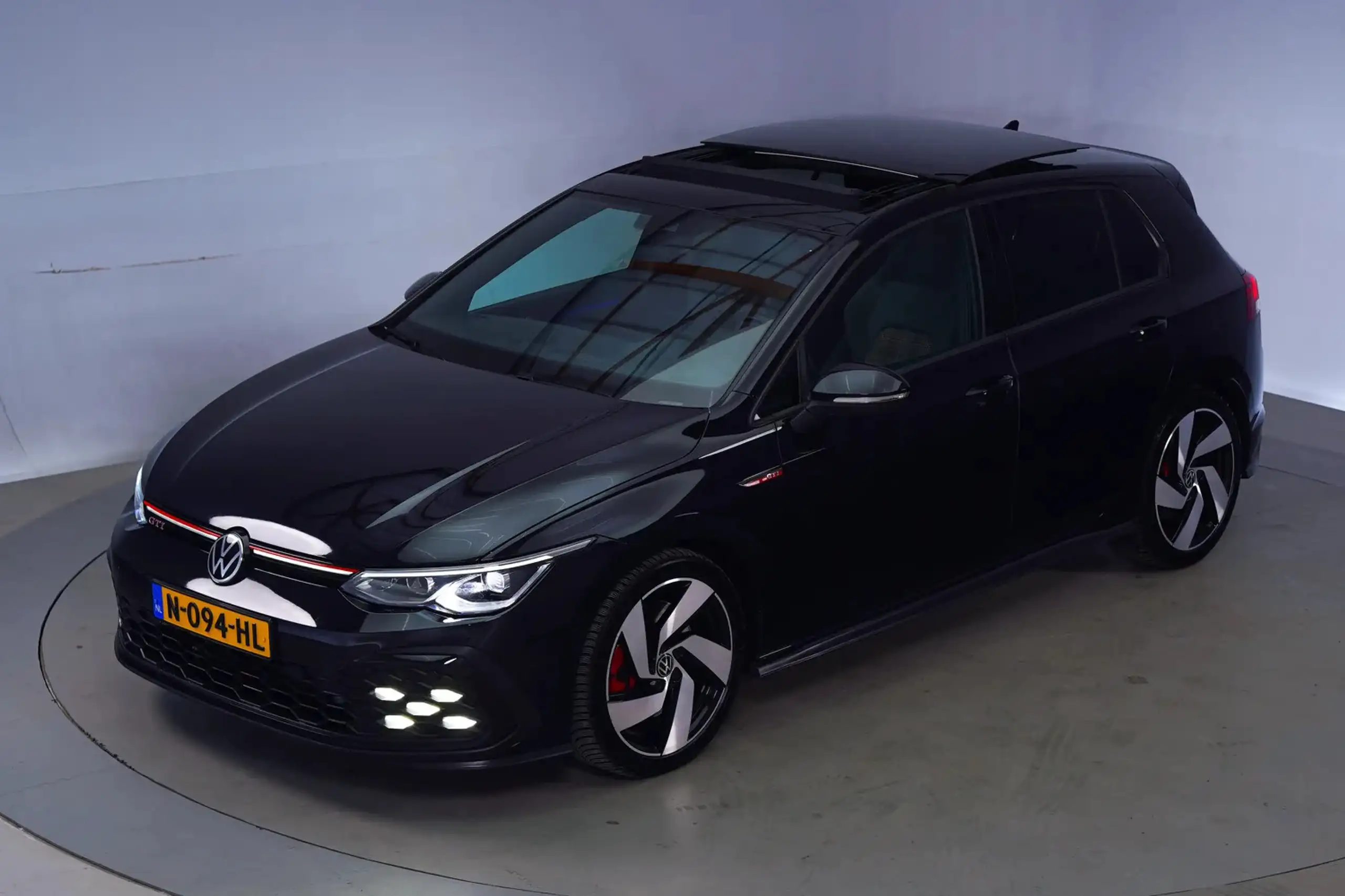 Volkswagen - Golf GTI