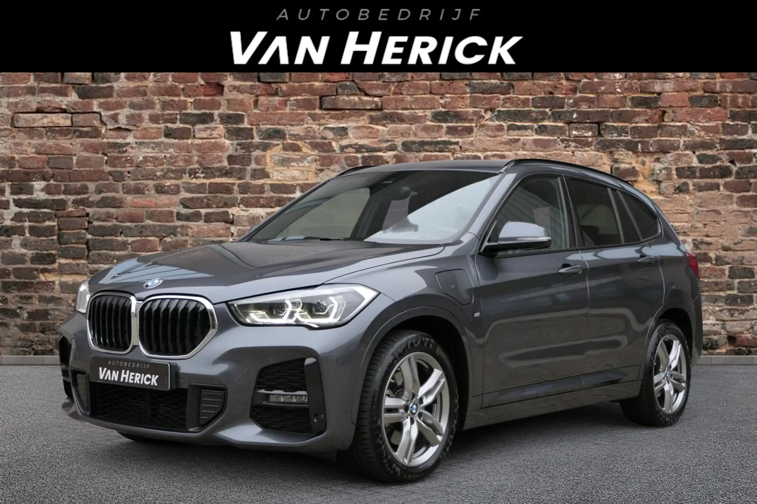 BMW - X1